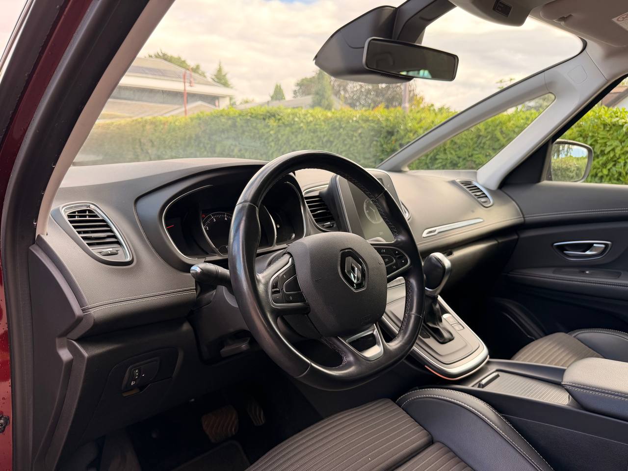 RENAULT Scénic 1.3 16V Turbo Intens EDC-image-9