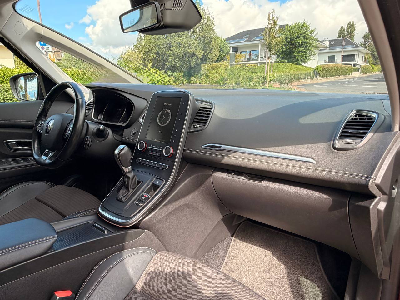 RENAULT Scénic 1.3 16V Turbo Intens EDC-image-11