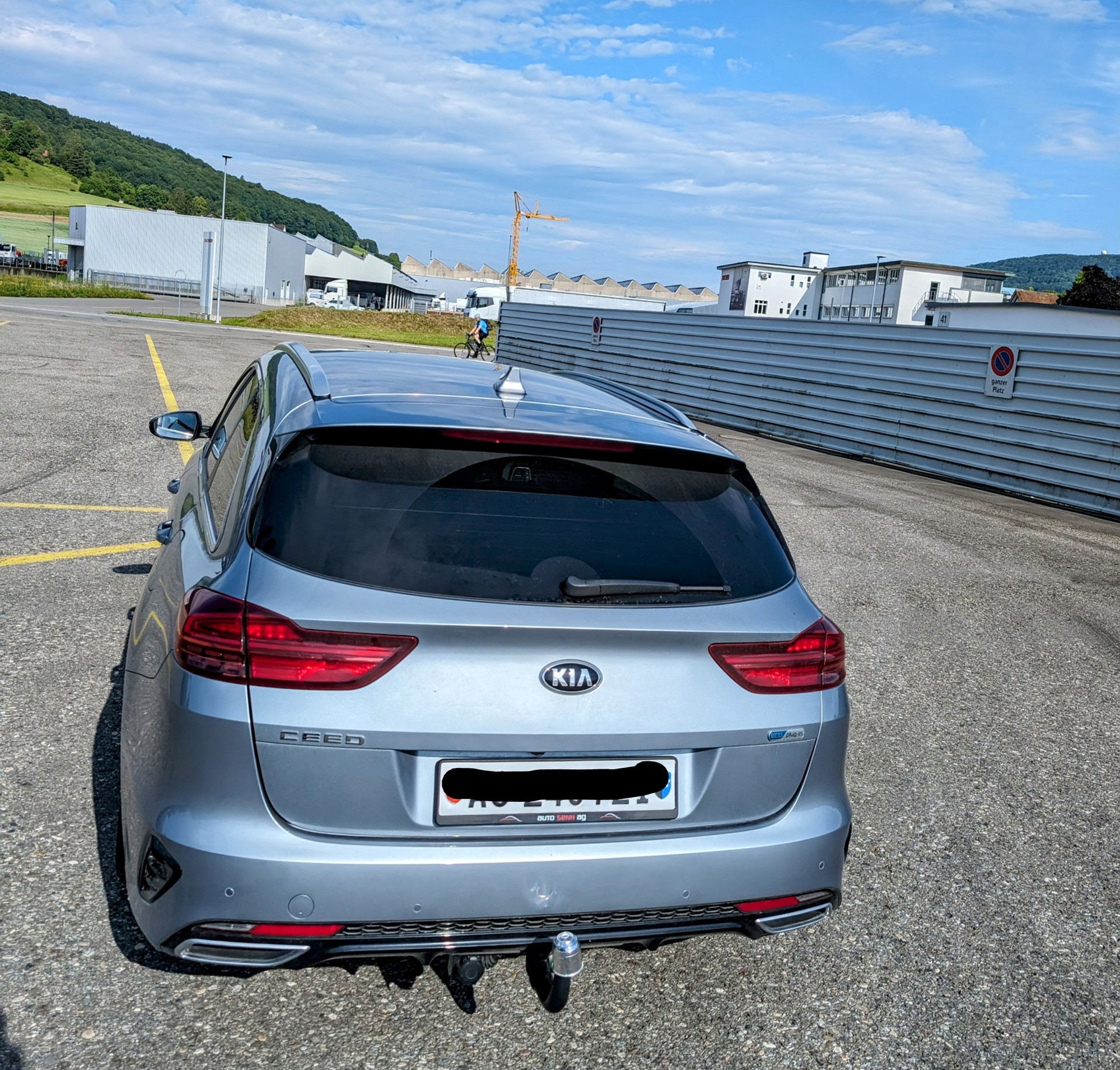 KIA 1.6 GDi Plug-in Hybrid Style-image-1