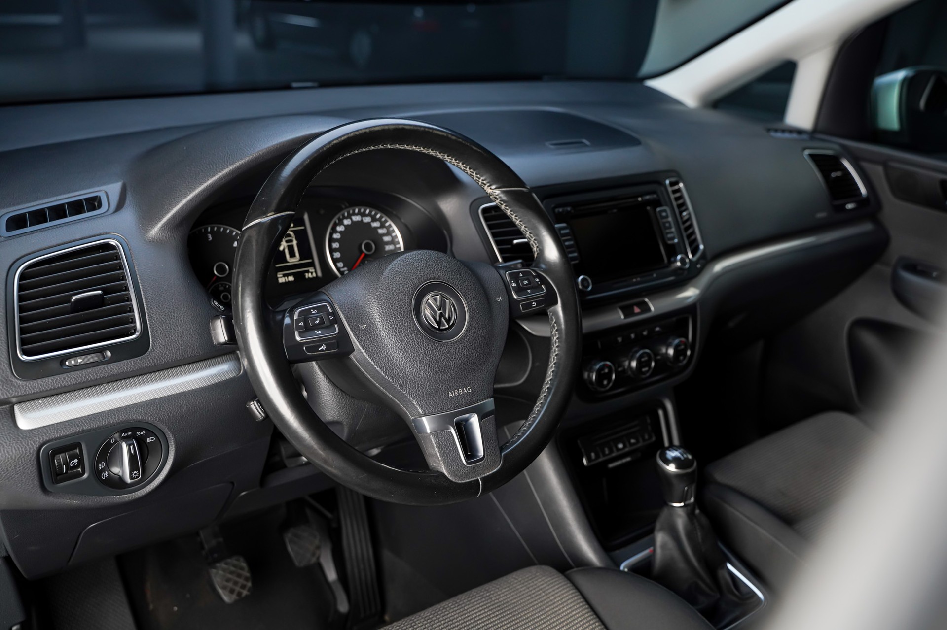 VW Sharan 2.0 TDI BMT Comfortline 4Motion-image-9
