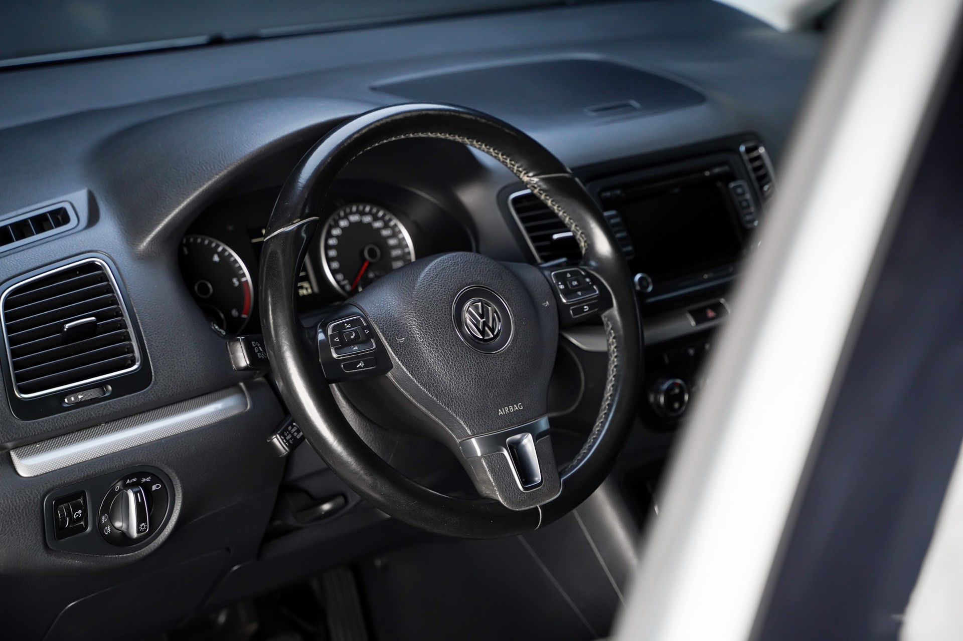 VW Sharan 2.0 TDI BMT Comfortline 4Motion-image-8