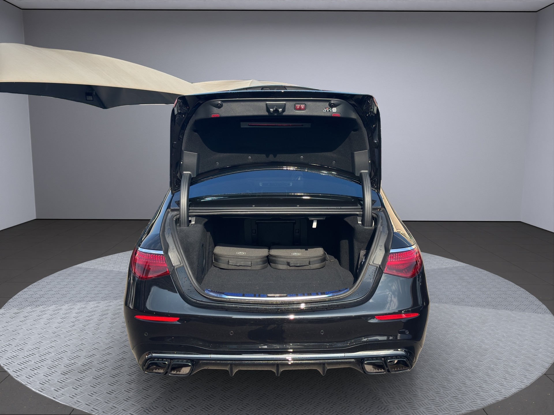 MERCEDES-BENZ S 63 AMG E Performance 4Matic-image-17