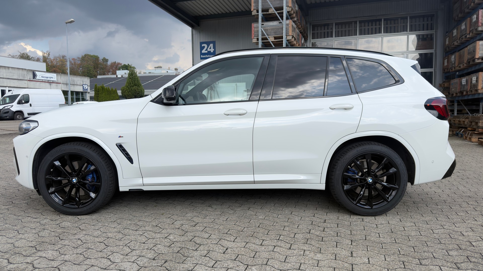 BMW X3 xDrive 48V M40d-showroom-element-1