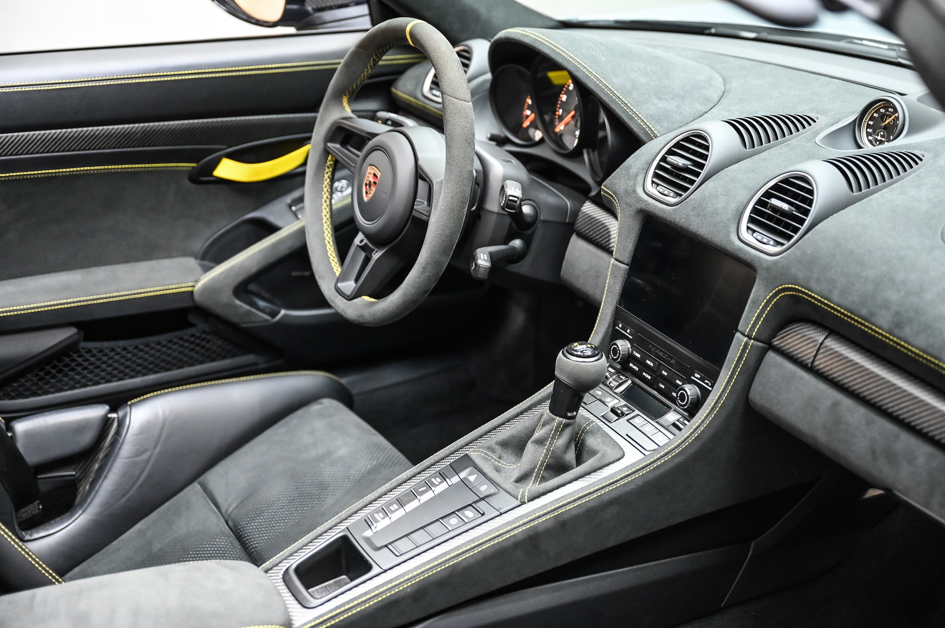 PORSCHE 718 Spyder RS PDK-image-27