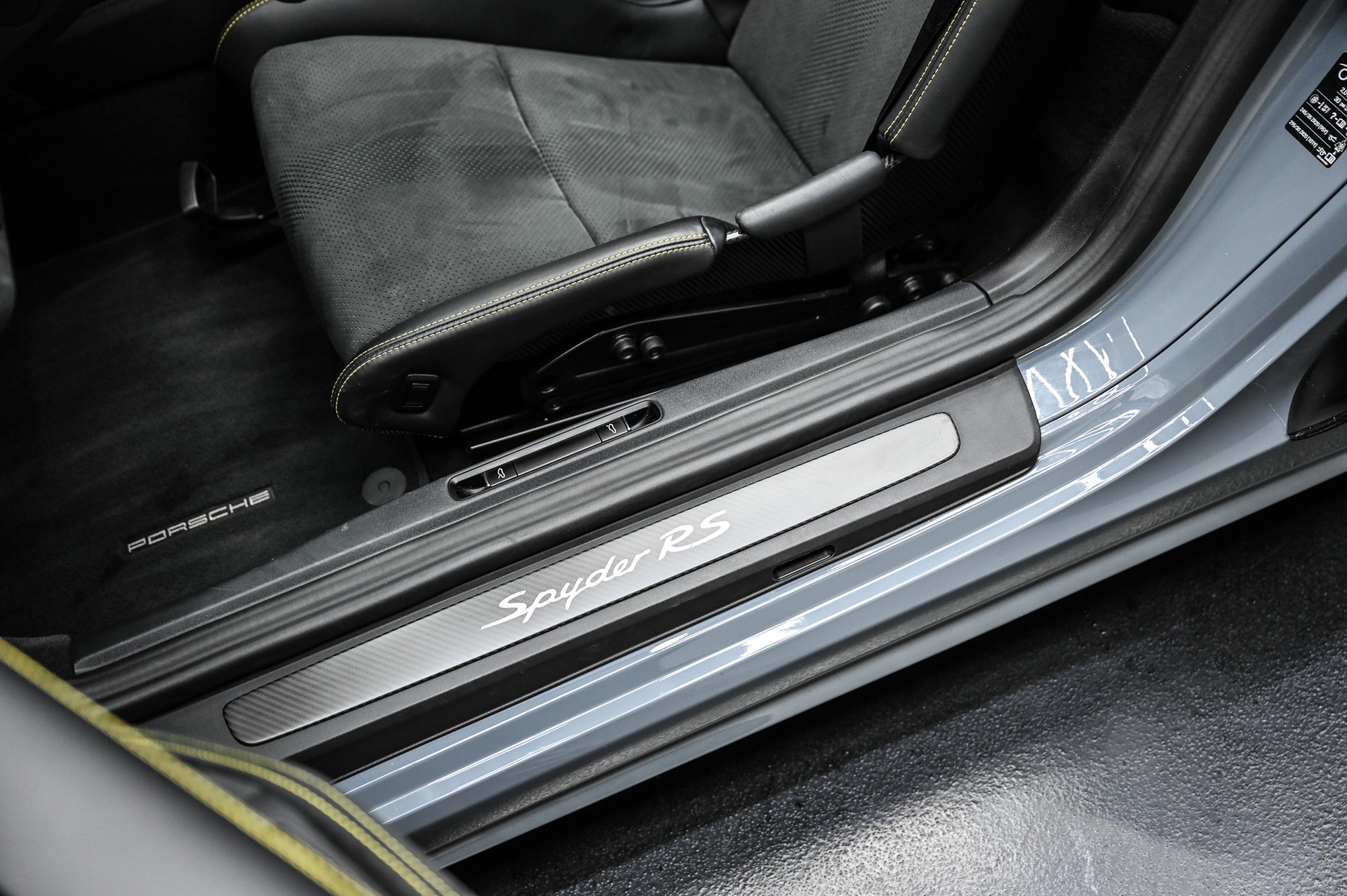 PORSCHE 718 Spyder RS PDK-image-32