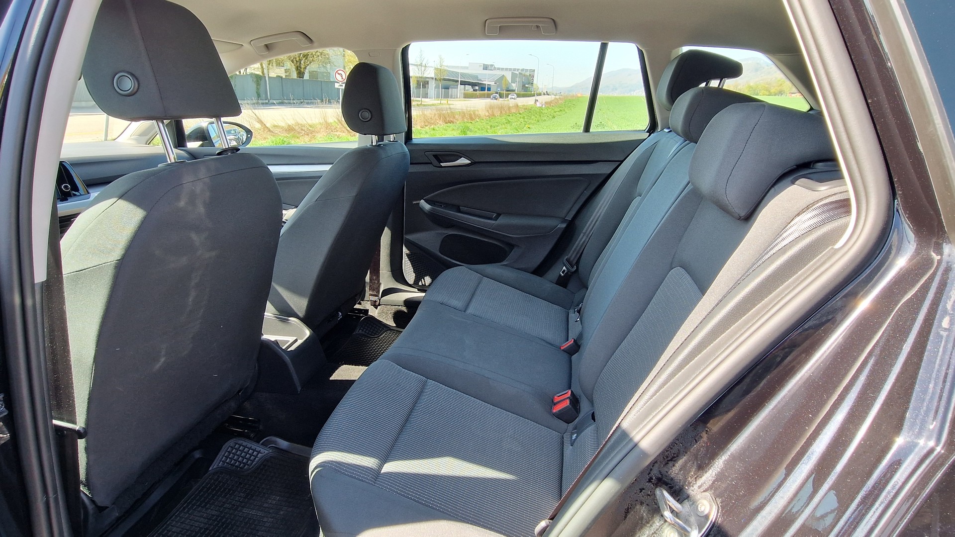 VW Golf Variant 1.0 TSI Value-image-11