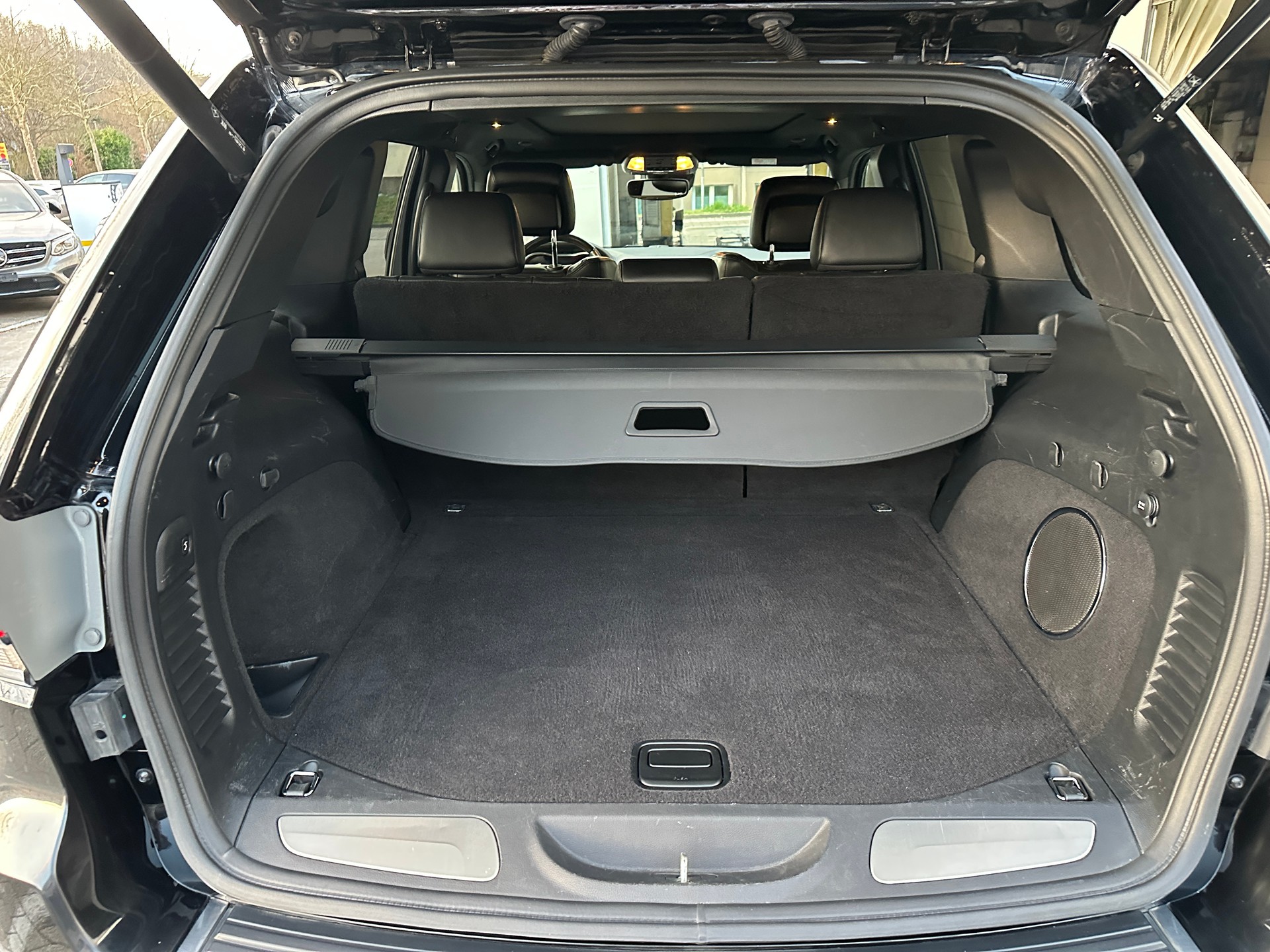 JEEP Grand Cherokee 3.0 CRD Overland Automatic-image-17