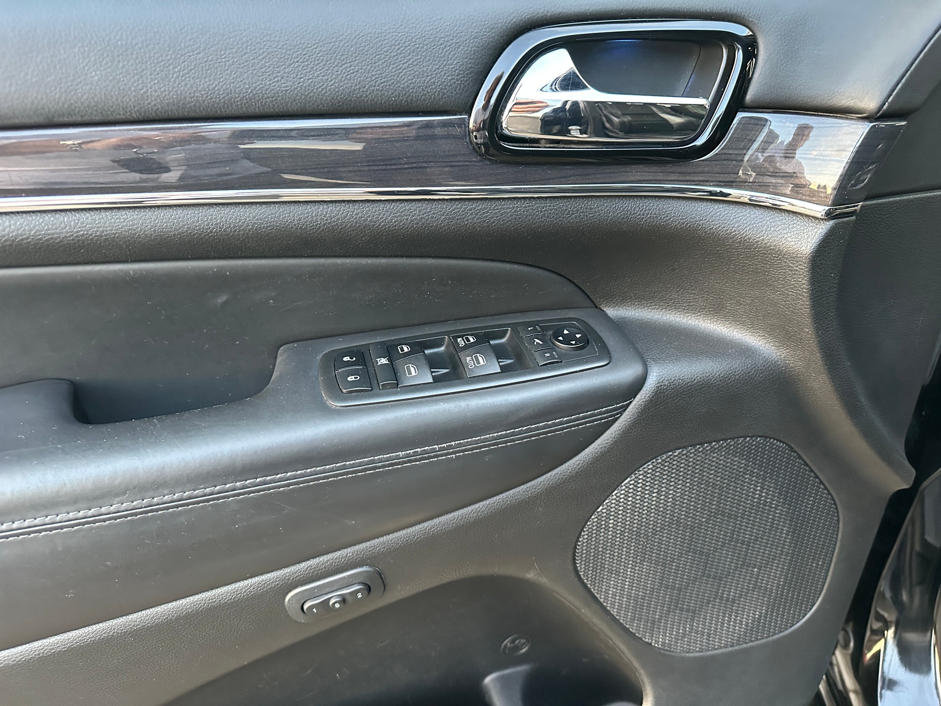 JEEP Grand Cherokee 3.0 CRD Overland Automatic-image-10