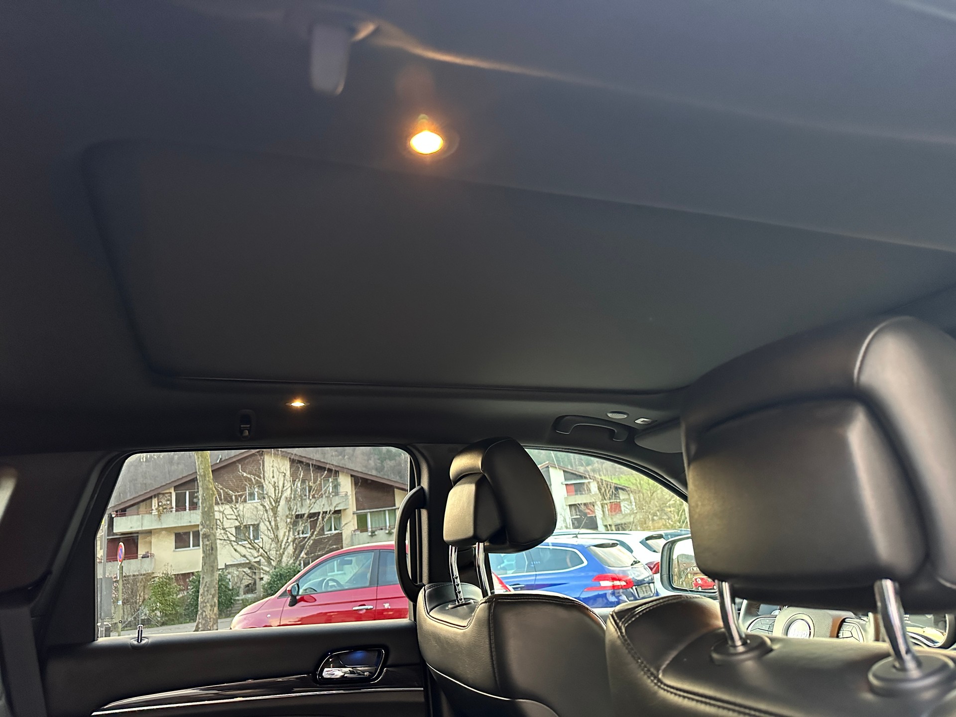 JEEP Grand Cherokee 3.0 CRD Overland Automatic-image-14