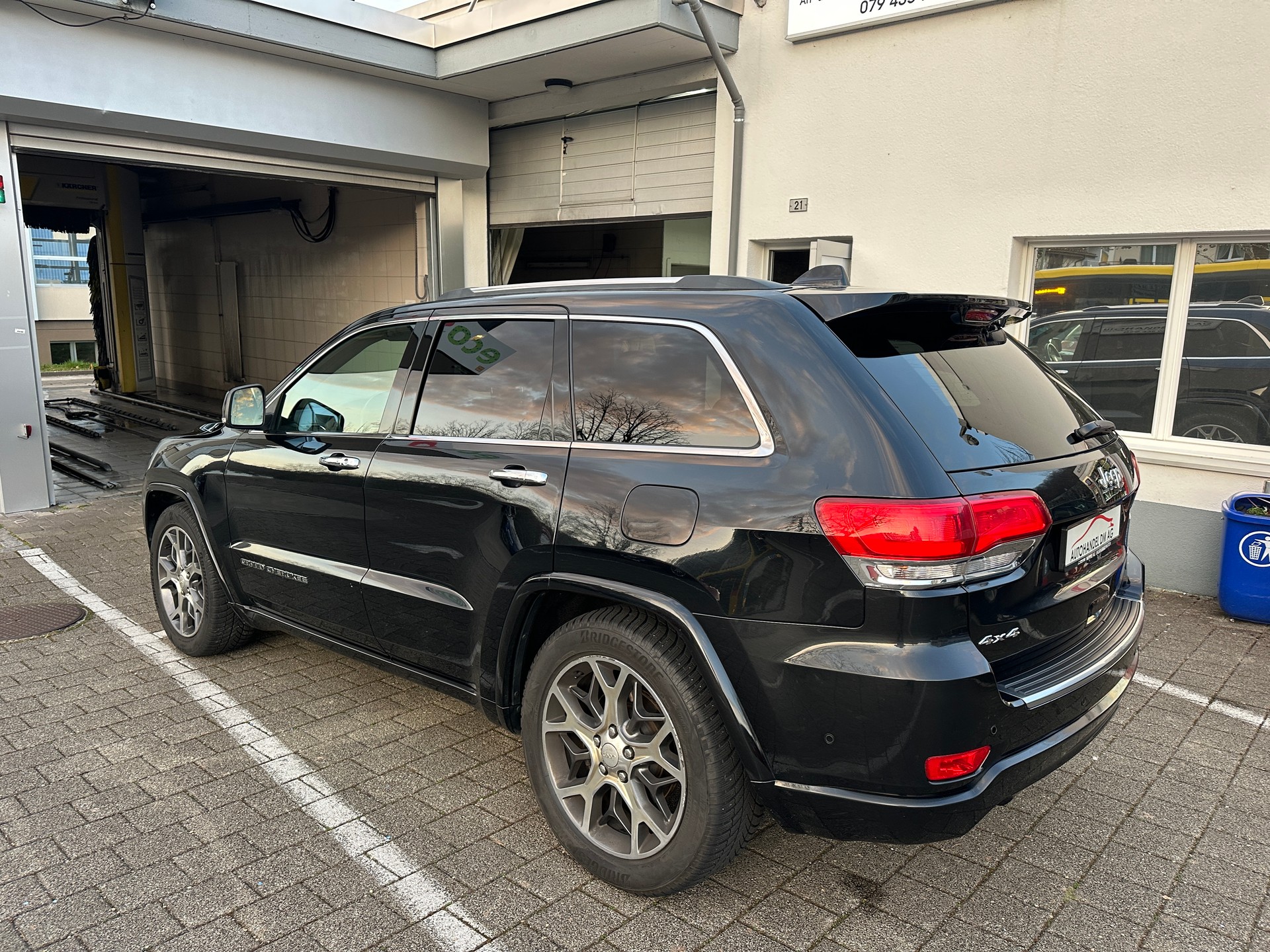 JEEP Grand Cherokee 3.0 CRD Overland Automatic-image-3