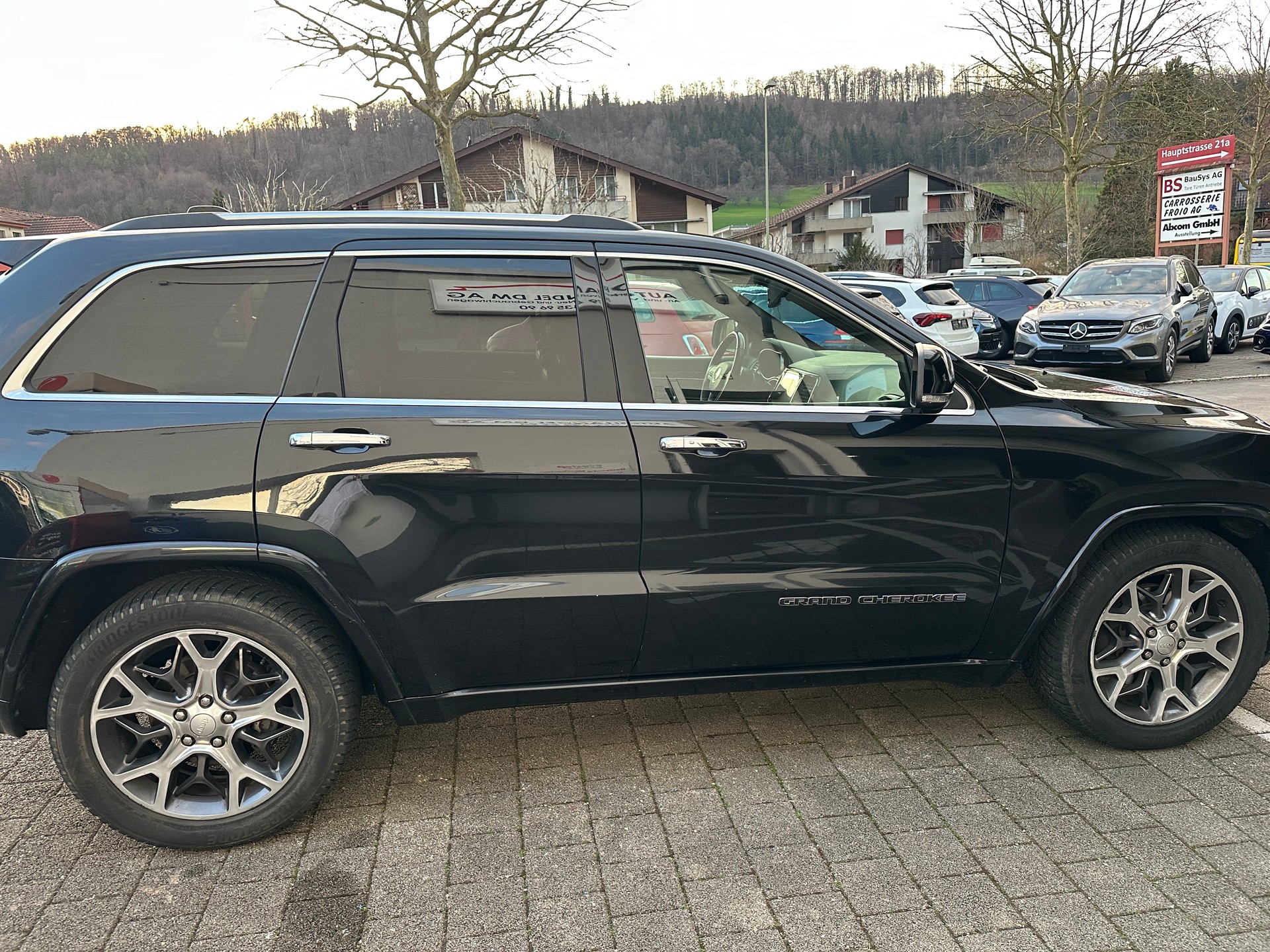 JEEP Grand Cherokee 3.0 CRD Overland Automatic-image-6