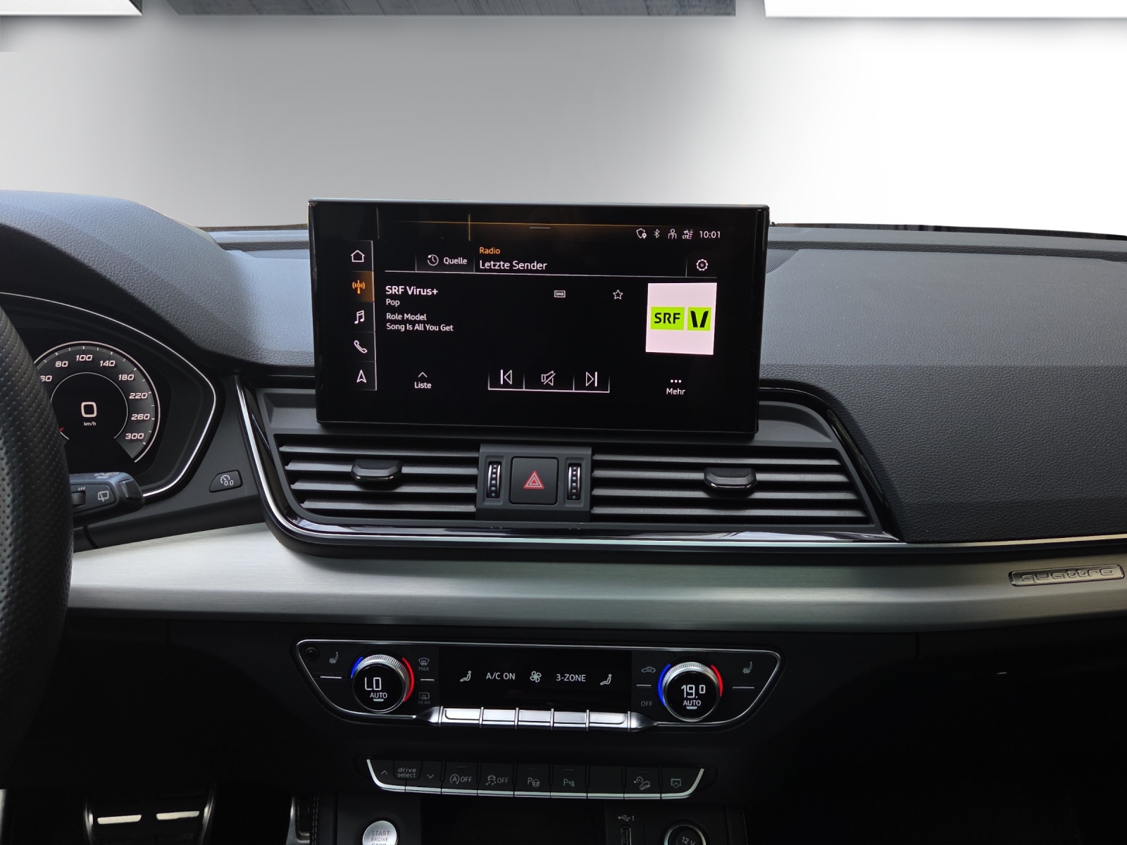 AUDI Q5 Sportback 40 TDI Blackedition quattro S-tronic-image-13
