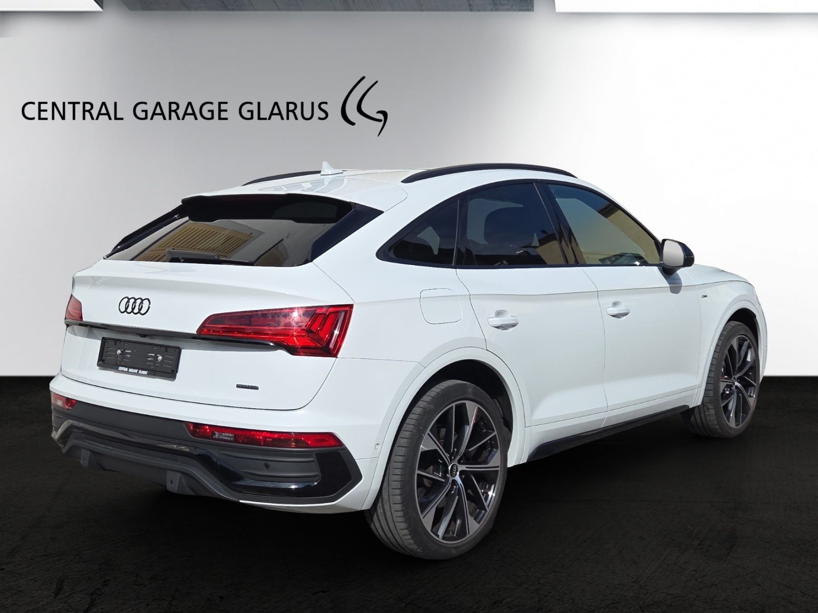AUDI Q5 Sportback 40 TDI Blackedition quattro S-tronic-image-5