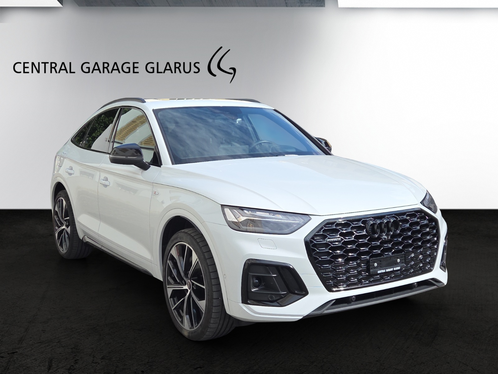 AUDI Q5 Sportback 40 TDI Blackedition quattro S-tronic-image-1