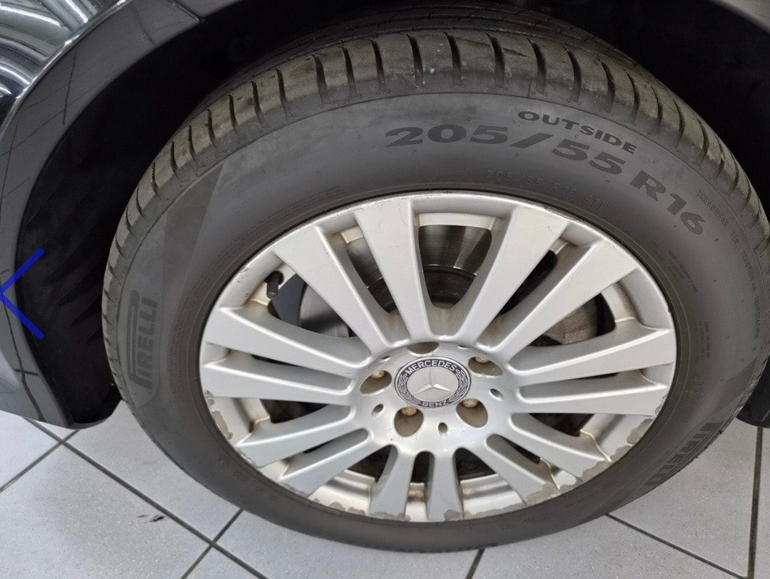 MERCEDES-BENZ C 180 BlueEfficiency 7G-Tronic-image-13