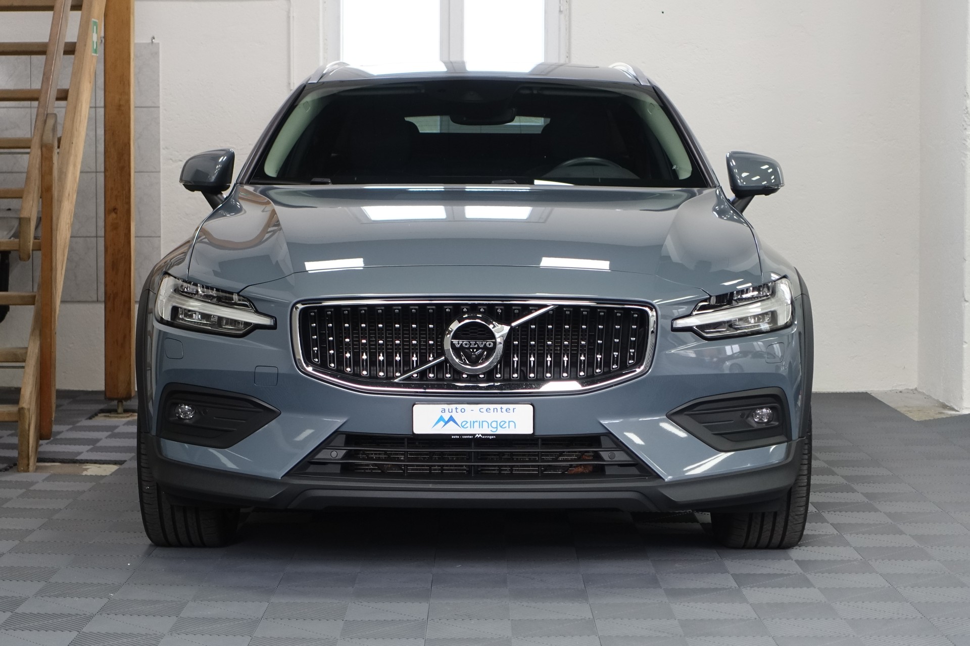 VOLVO V60 Cross Country 2.0 B5 AWD-image-2