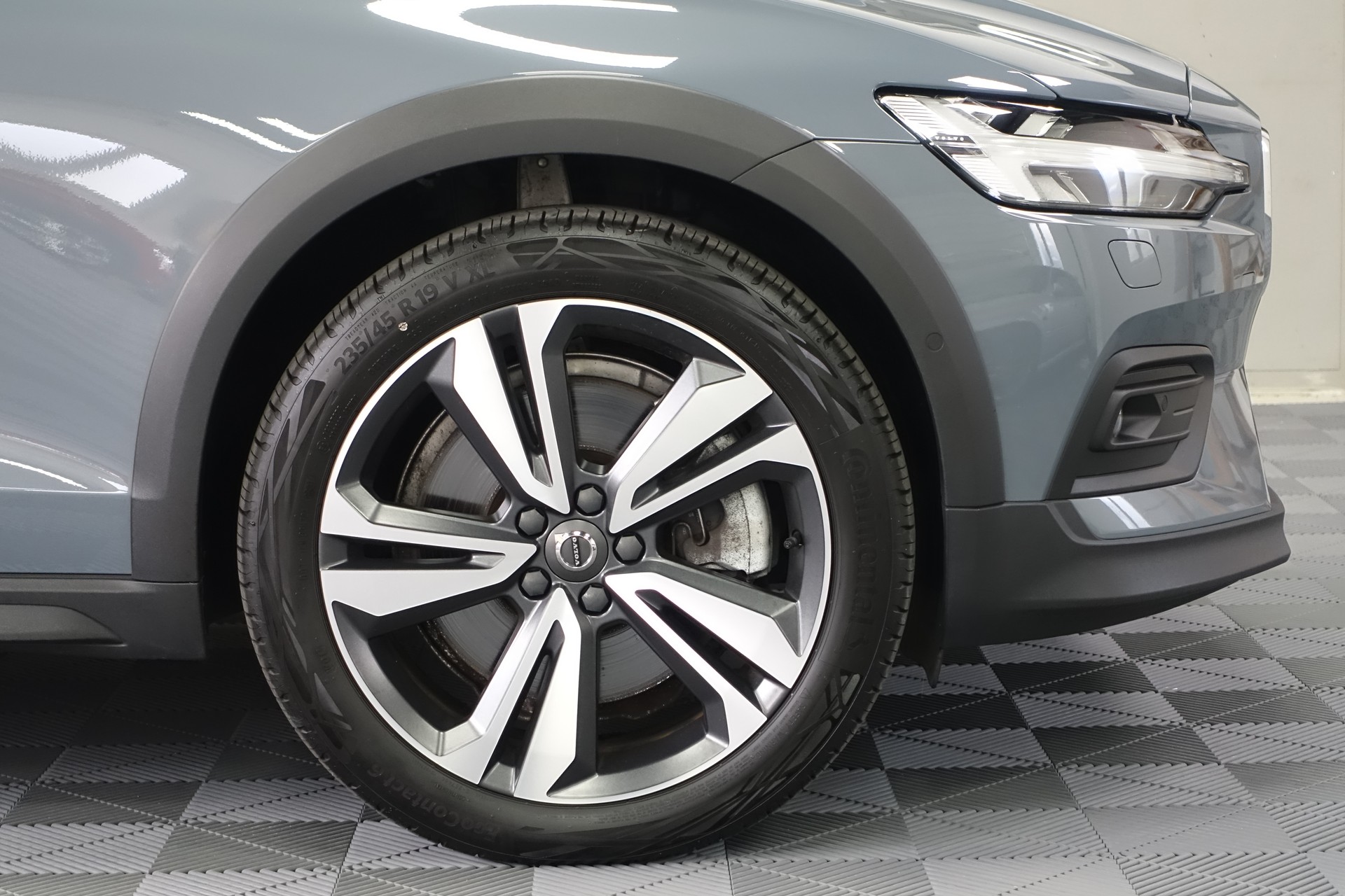 VOLVO V60 Cross Country 2.0 B5 AWD-image-7