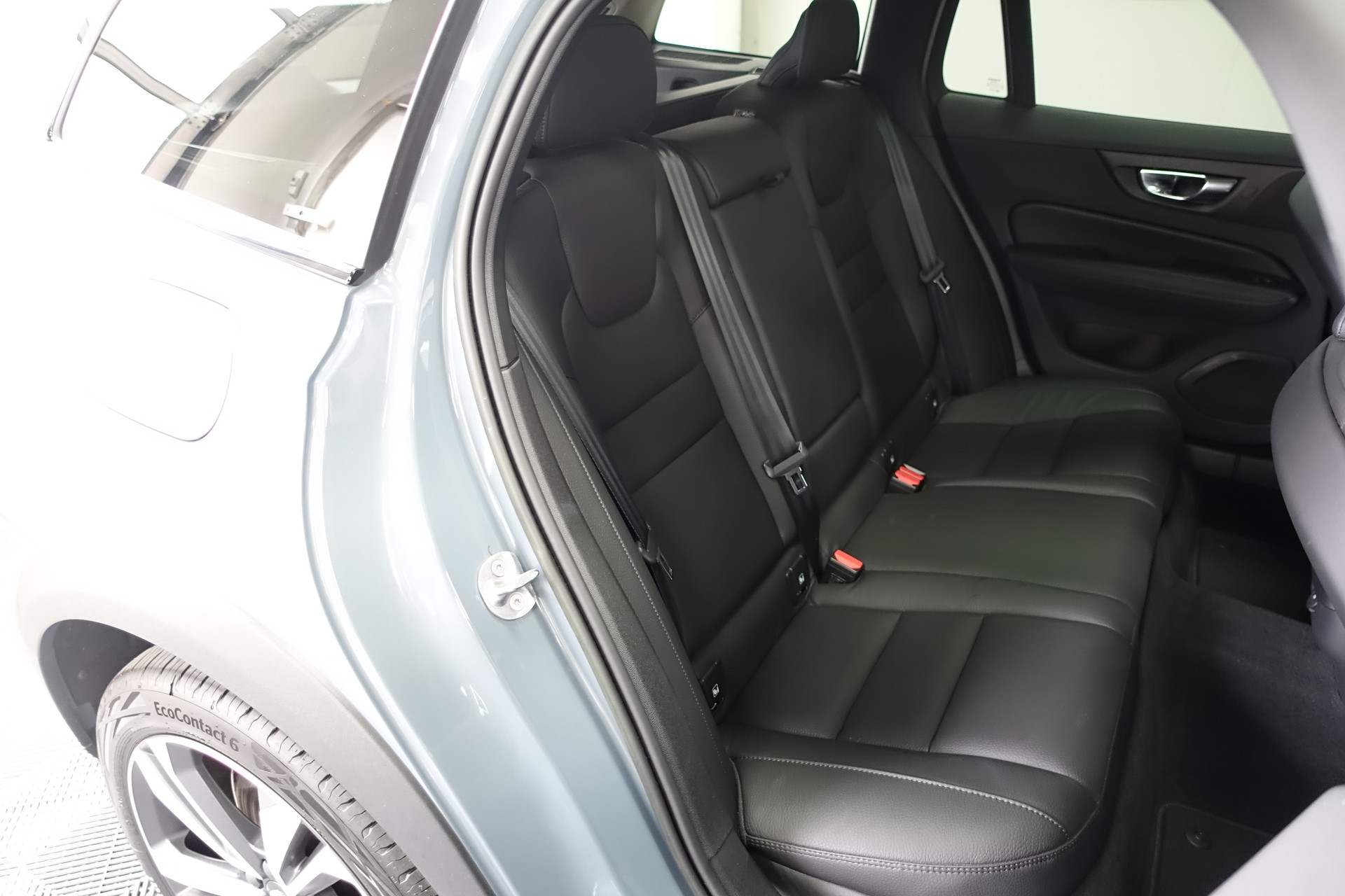 VOLVO V60 Cross Country 2.0 B5 AWD-image-15