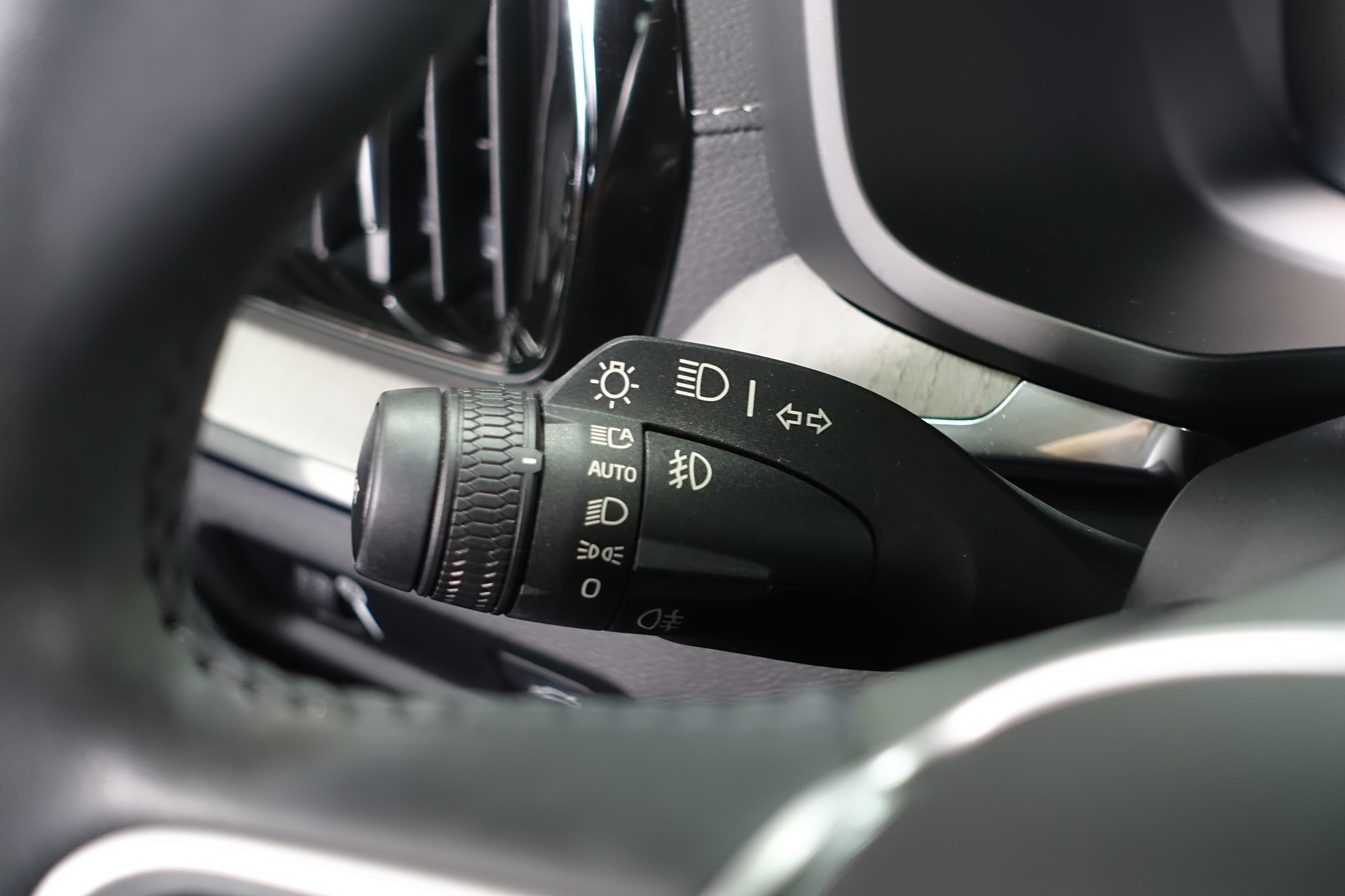 VOLVO V60 Cross Country 2.0 B5 AWD-image-19