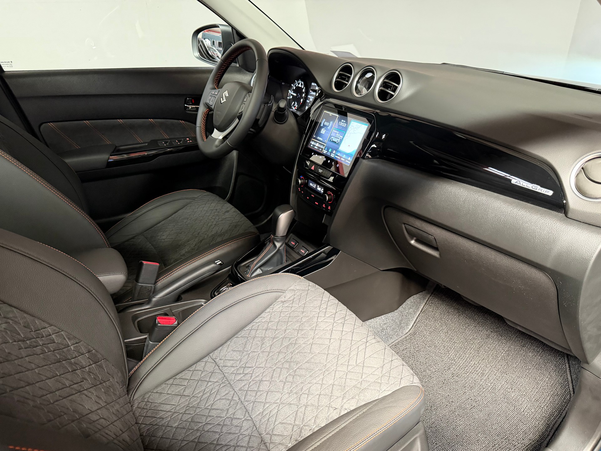 SUZUKI Vitara 1.4 Boosterjet Black Edition Top 4x4 Hybrid Automatic-image-20