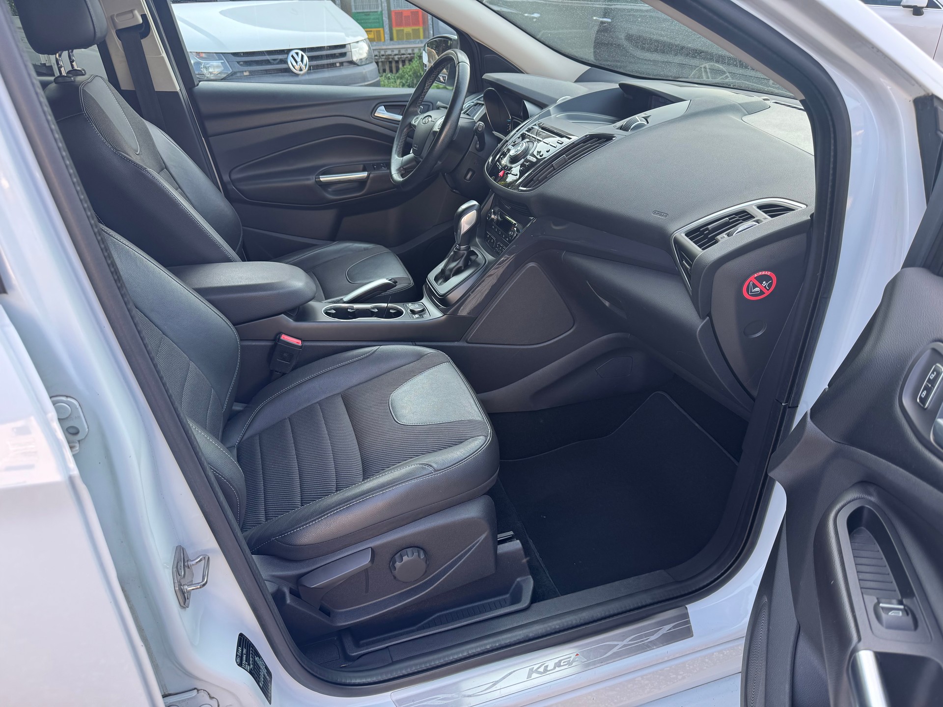FORD Kuga 2.0 TDCi Titanium 4WD PowerShift-image-6