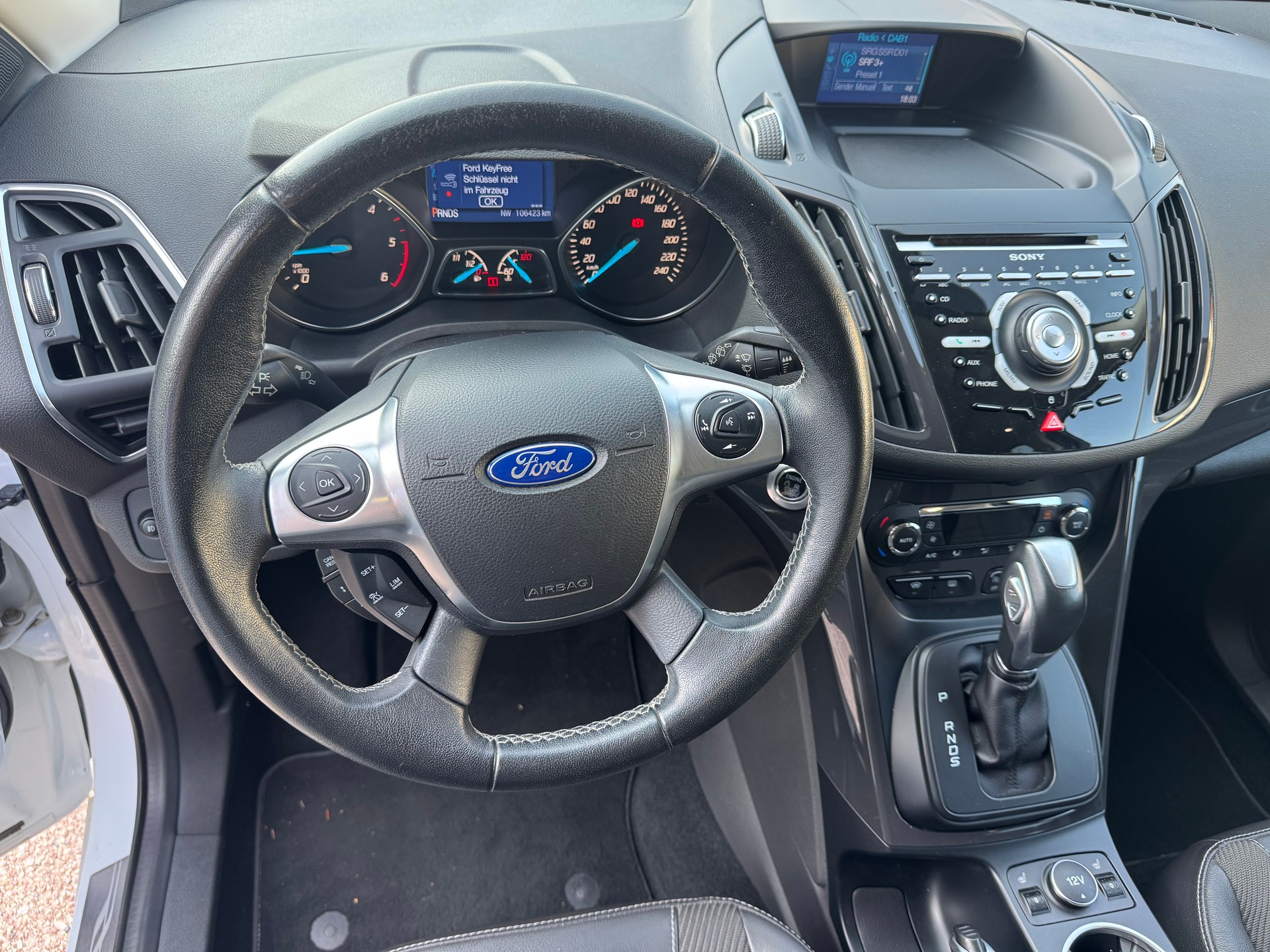 FORD Kuga 2.0 TDCi Titanium 4WD PowerShift-image-2