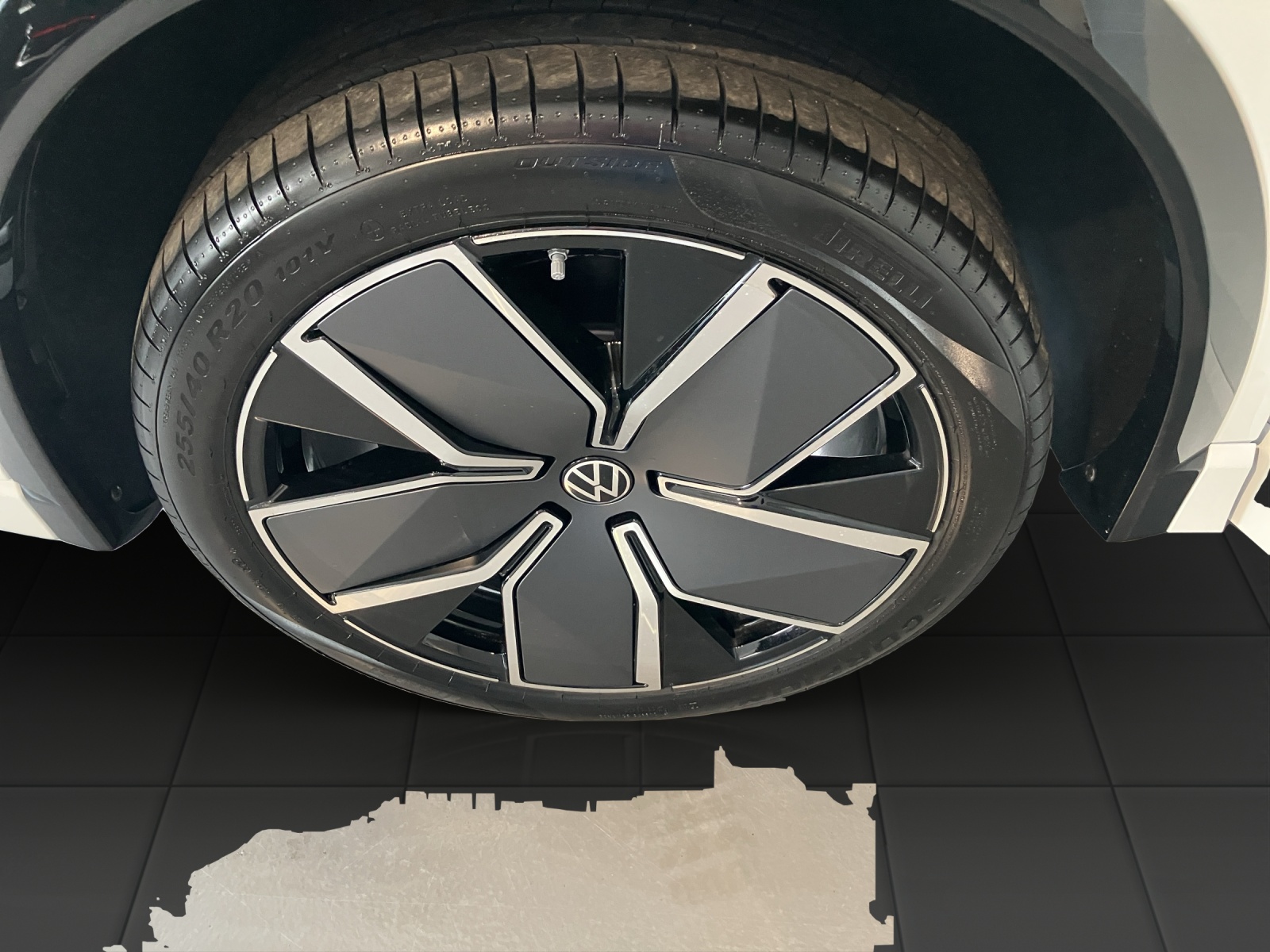 VW Tiguan 2.0 TSI DSG R-Line United 4Motion-image-3