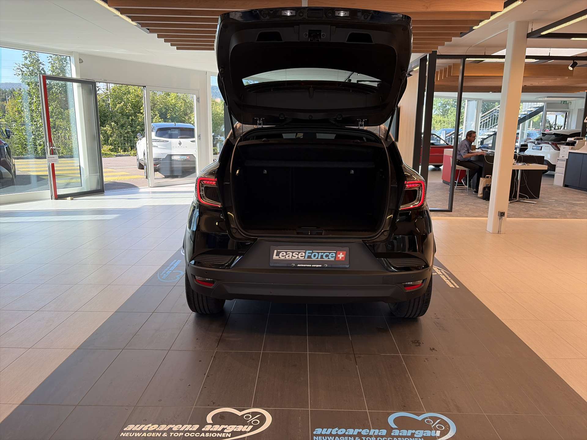 RENAULT Captur 1.8 E-Tech 160 Techno DHT-Automat-image-7