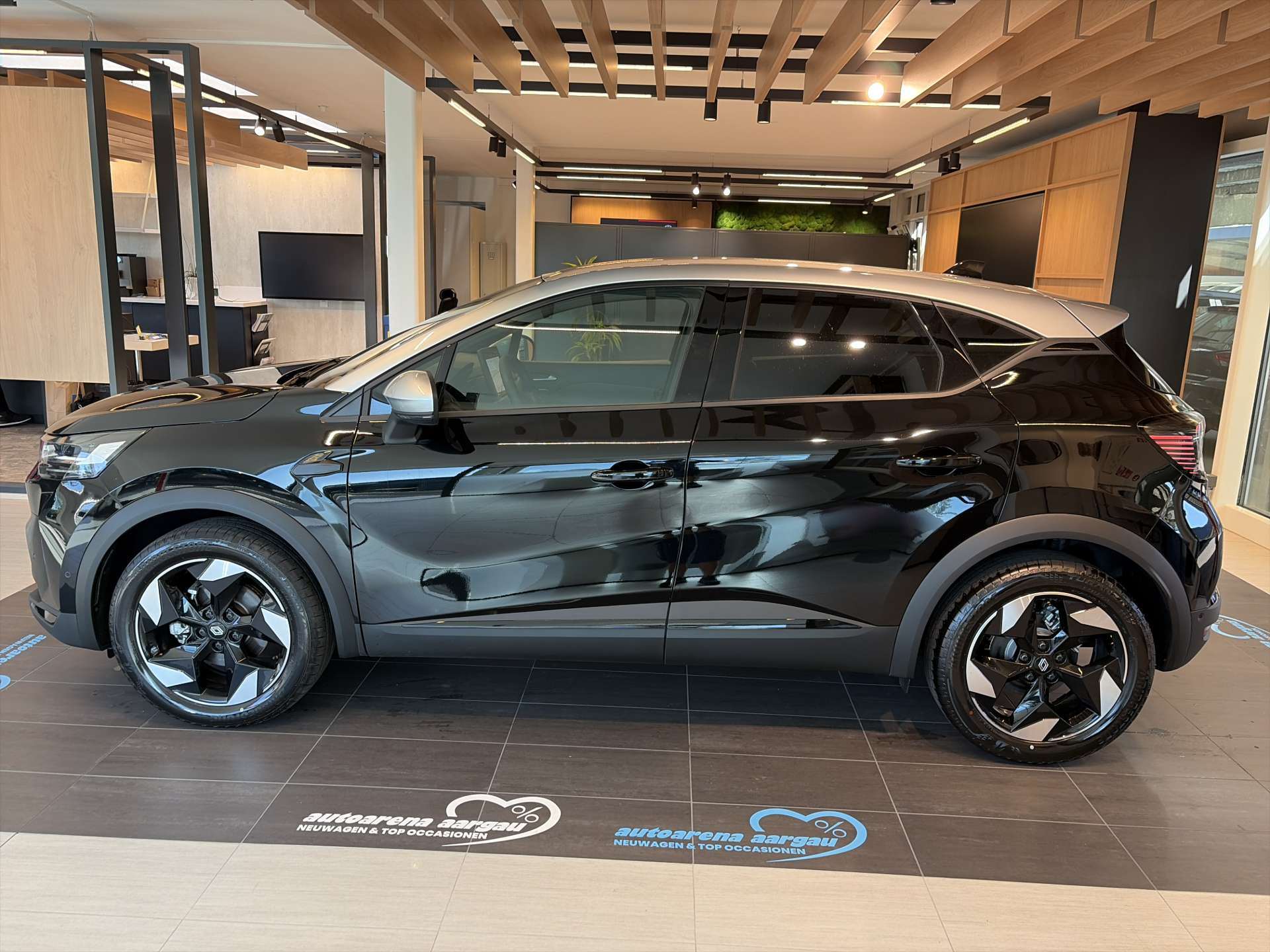 RENAULT Captur 1.8 E-Tech 160 Techno DHT-Automat-image-11