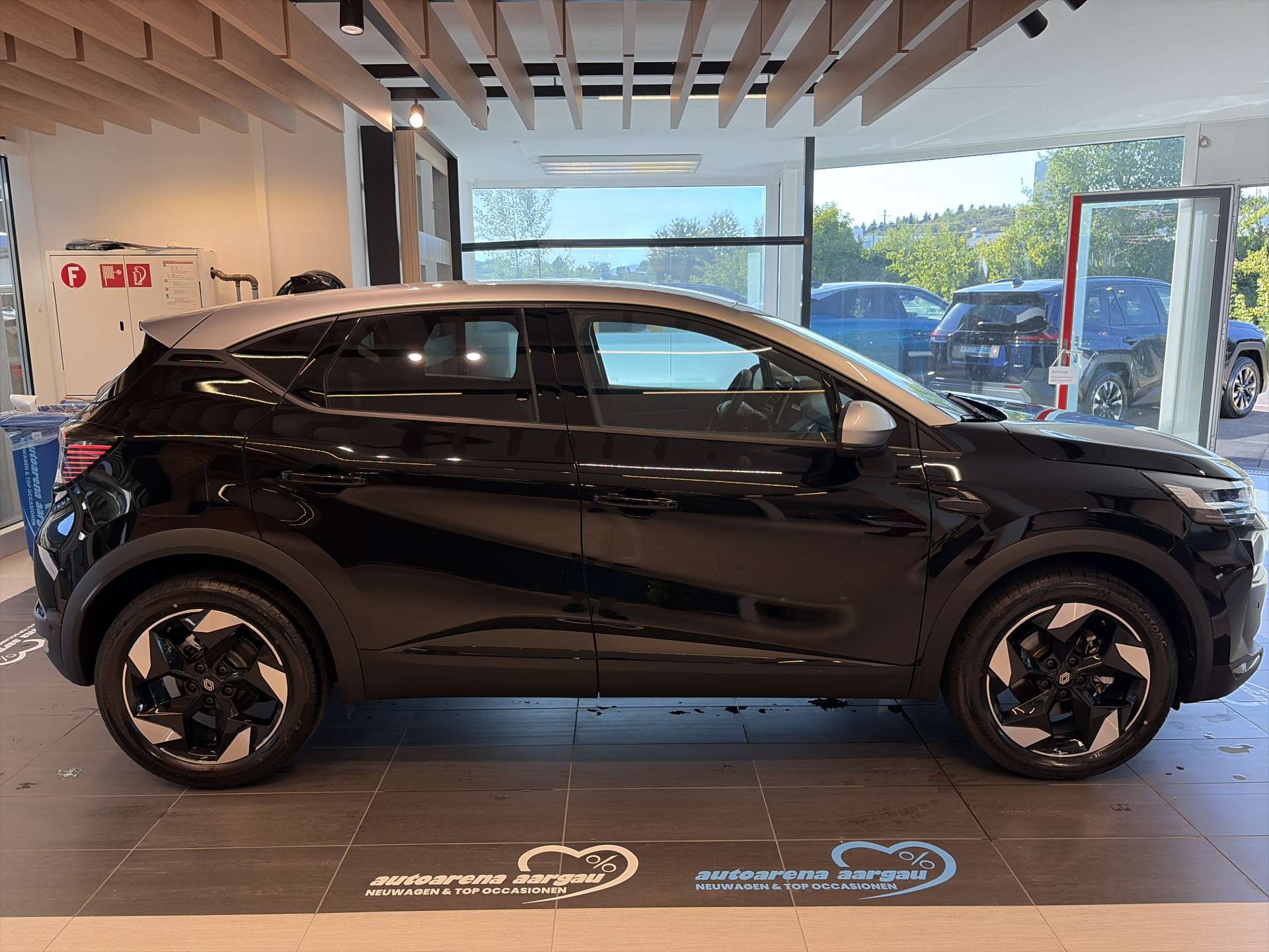 RENAULT Captur 1.8 E-Tech 160 Techno DHT-Automat-image-13