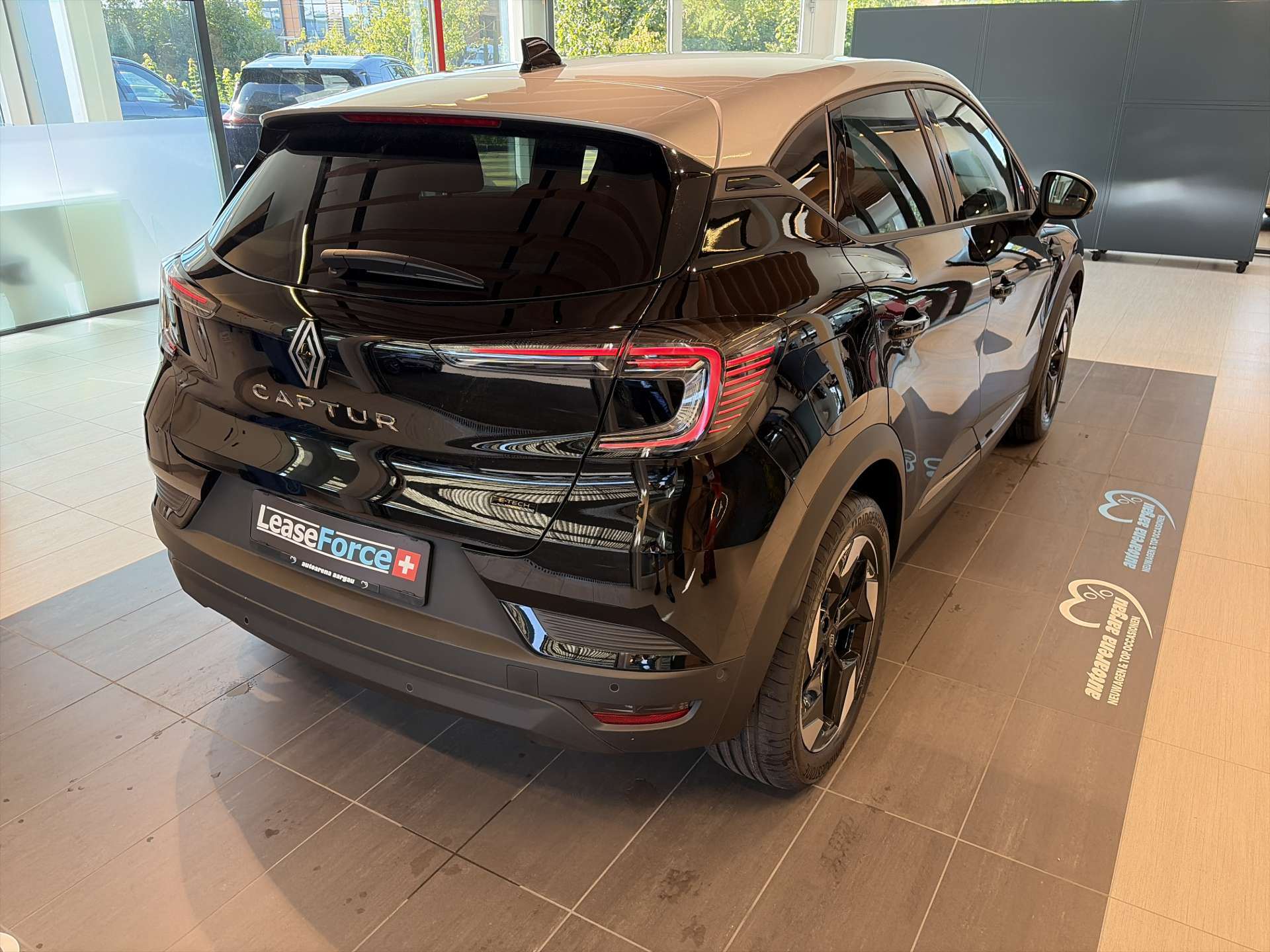 RENAULT Captur 1.8 E-Tech 160 Techno DHT-Automat-image-2