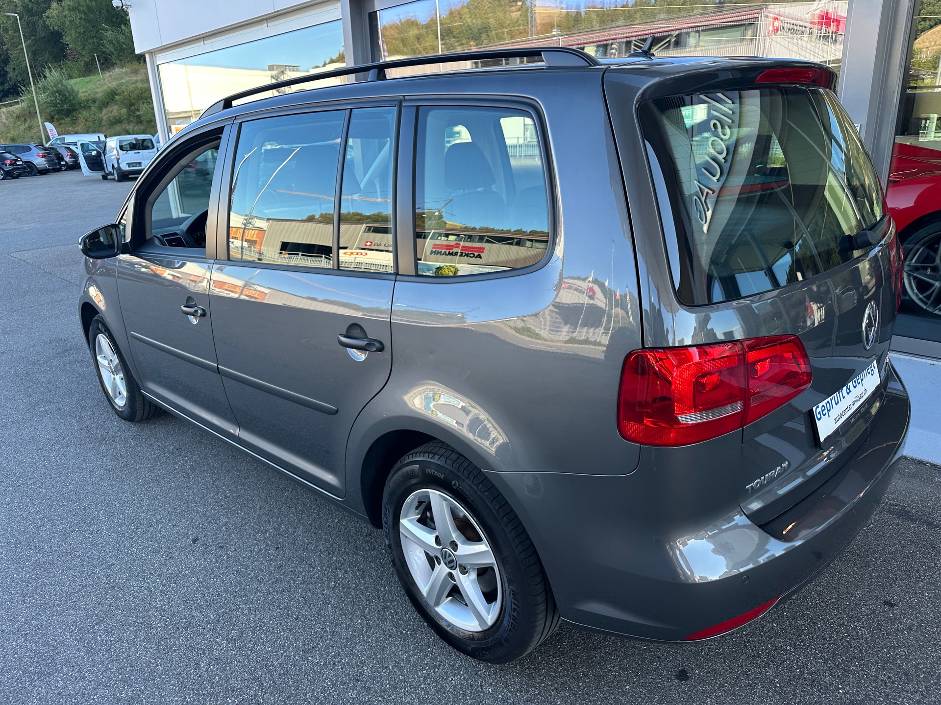 VW Touran 1.2 TSI BlueMotion Technology Trendline-image-12