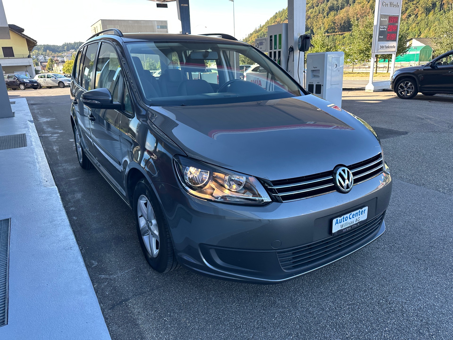 VW Touran 1.2 TSI BlueMotion Technology Trendline-image-4