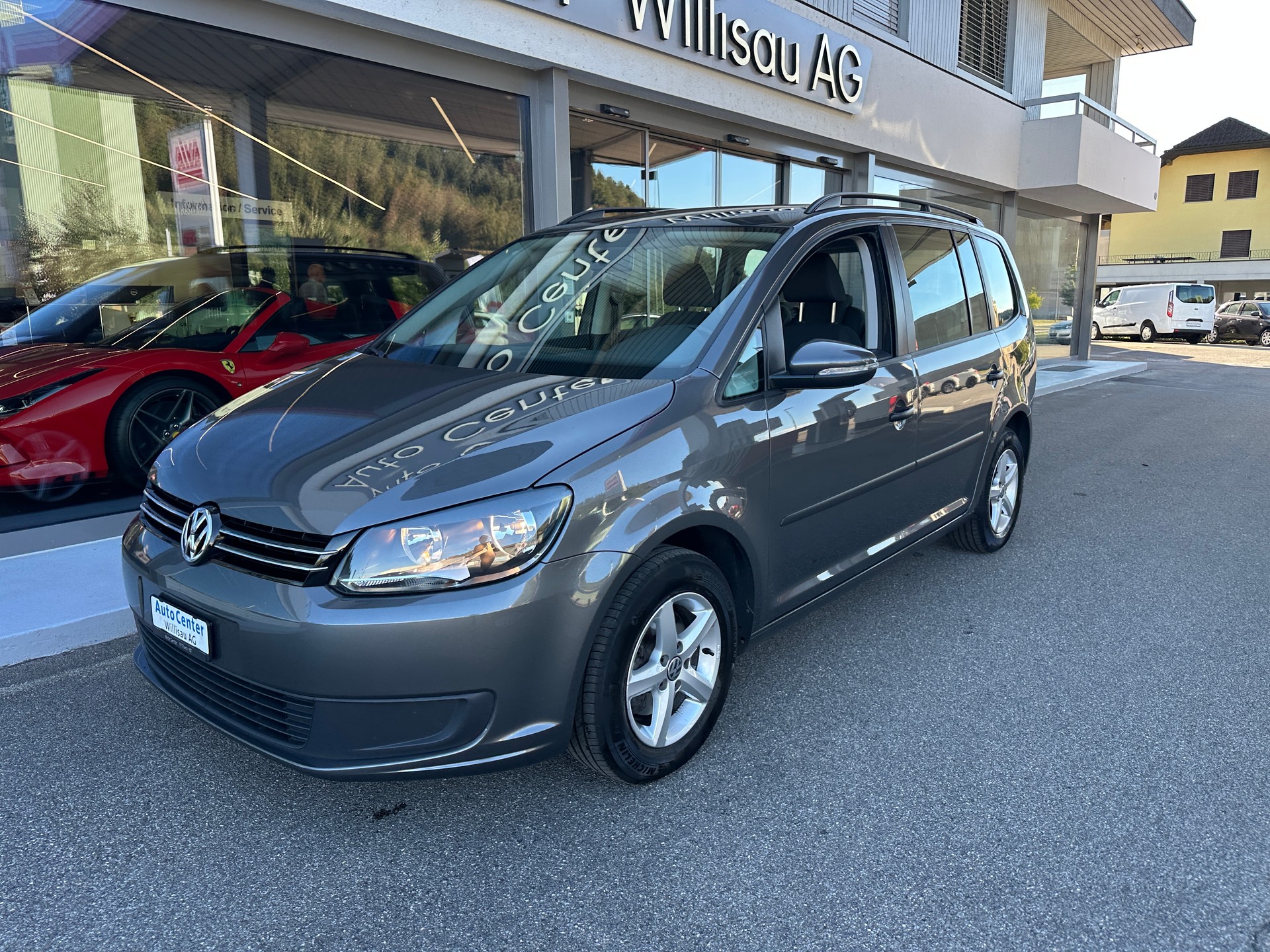 VW Touran 1.2 TSI BlueMotion Technology Trendline-showroom-element-1