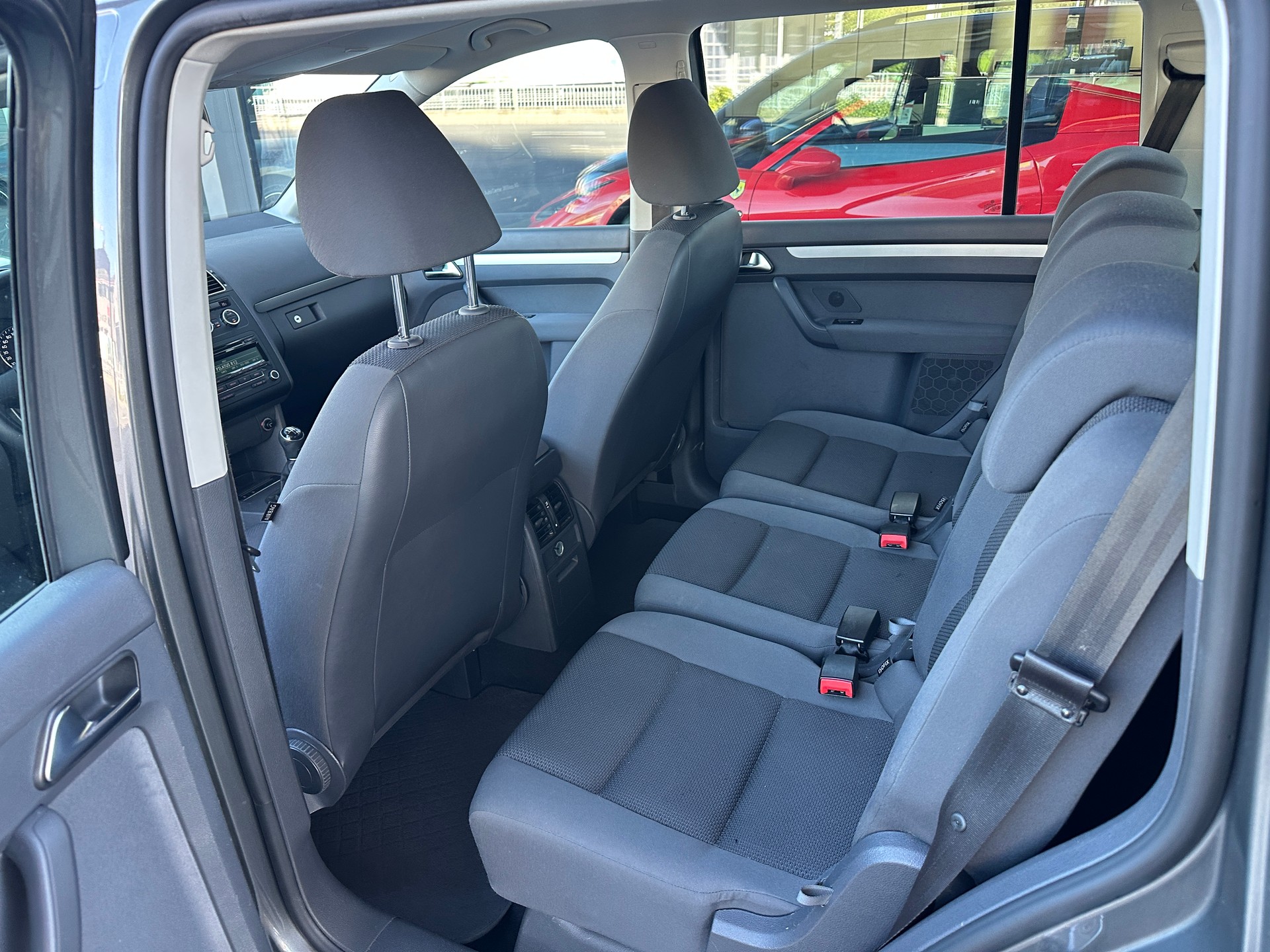 VW Touran 1.2 TSI BlueMotion Technology Trendline-image-8