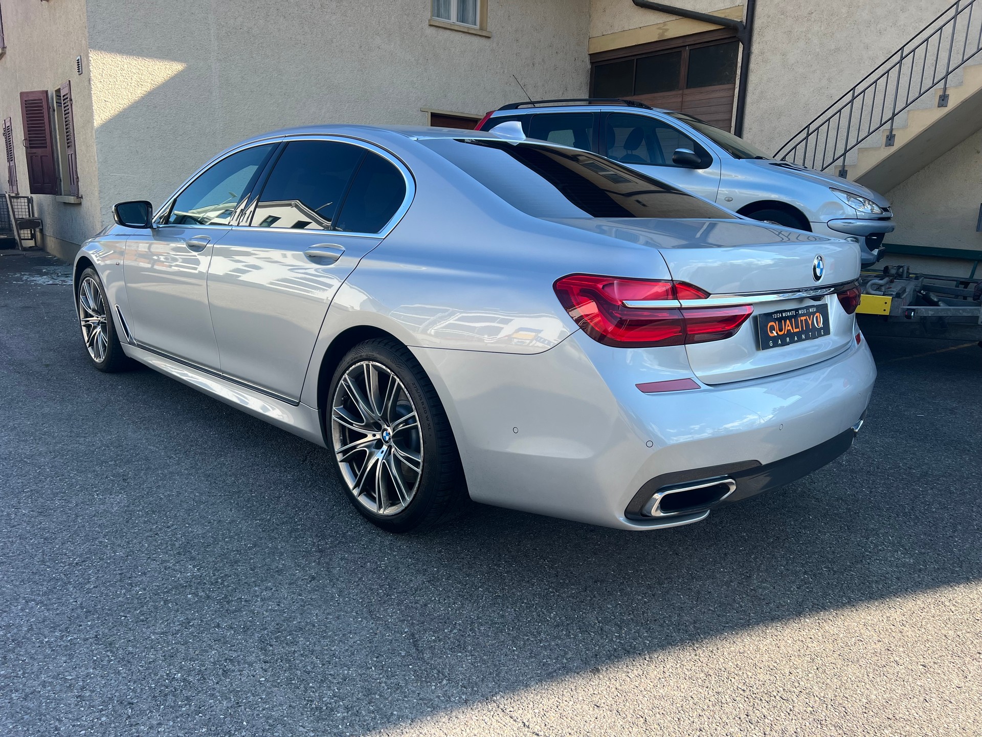 BMW 750i xDrive Steptronic-image-5