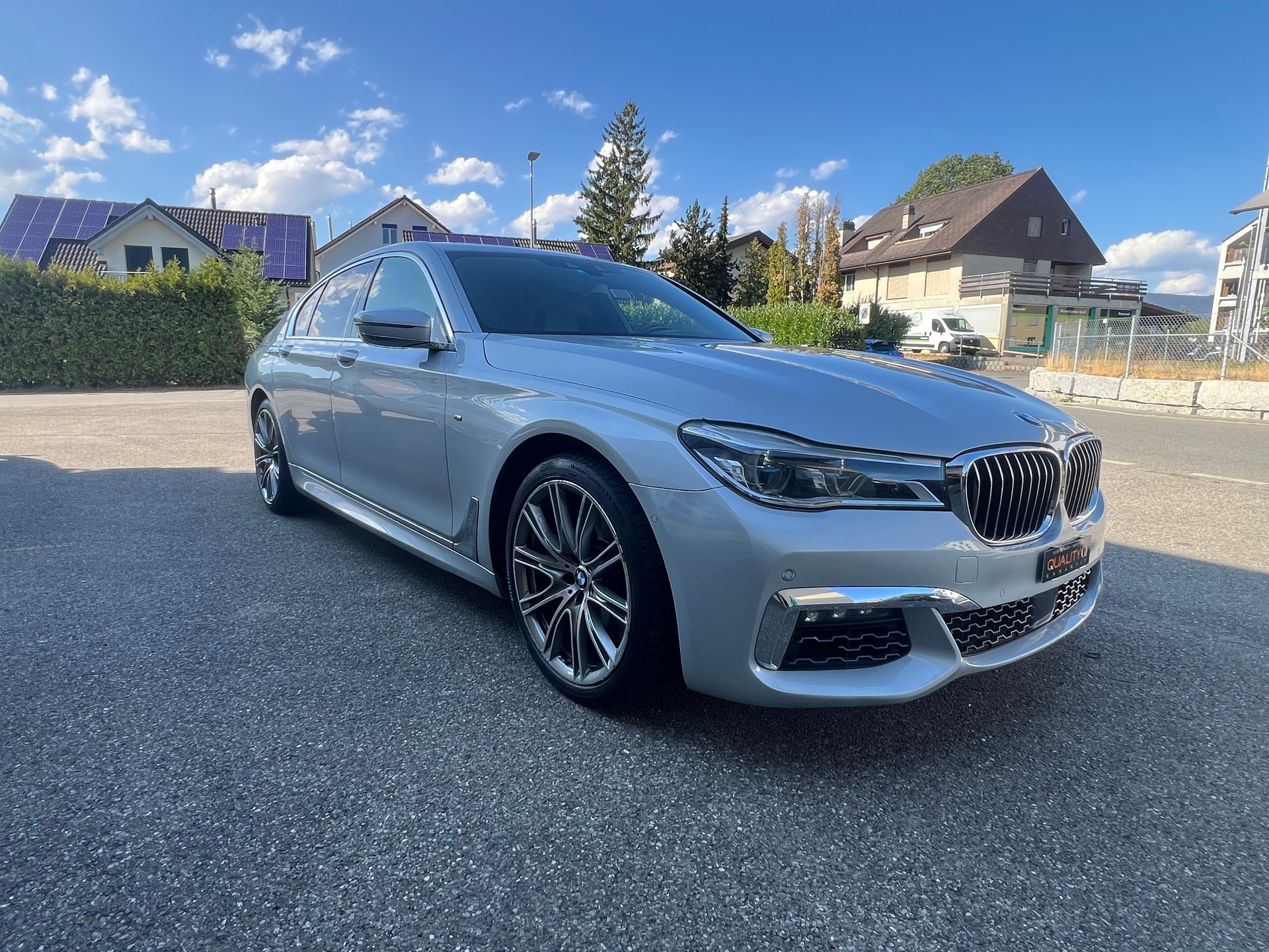 BMW 750i xDrive Steptronic-image-2