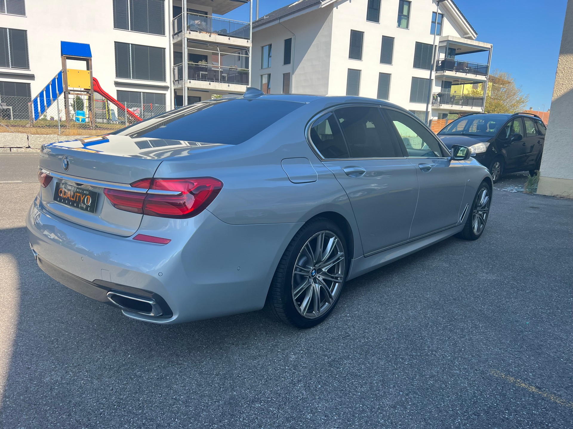 BMW 750i xDrive Steptronic-image-6