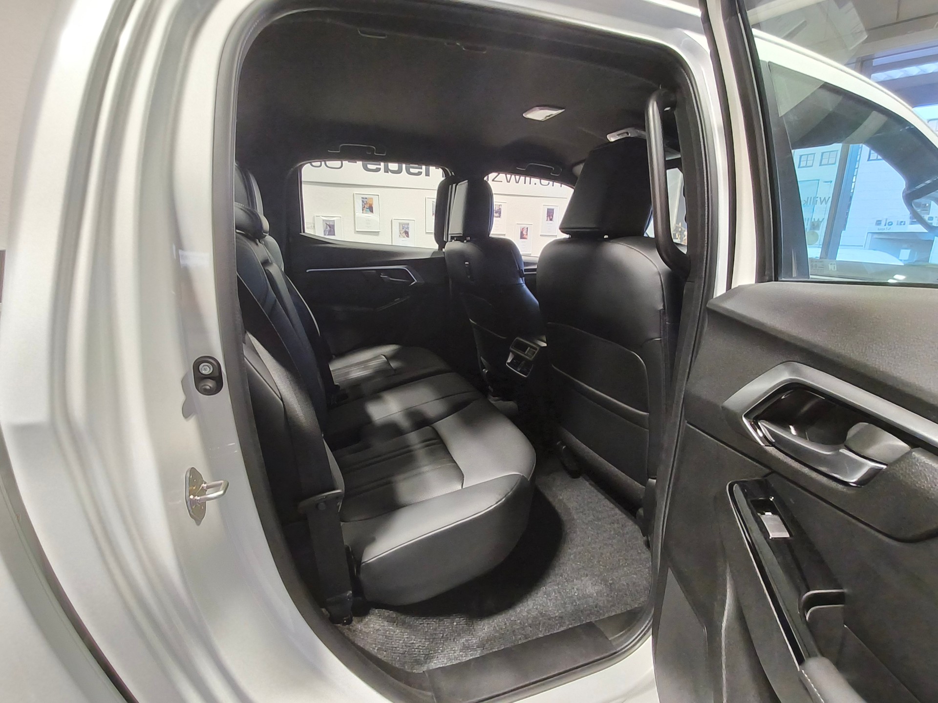 ISUZU Isuzu D-Max Crew Prestige 2.2-image-12