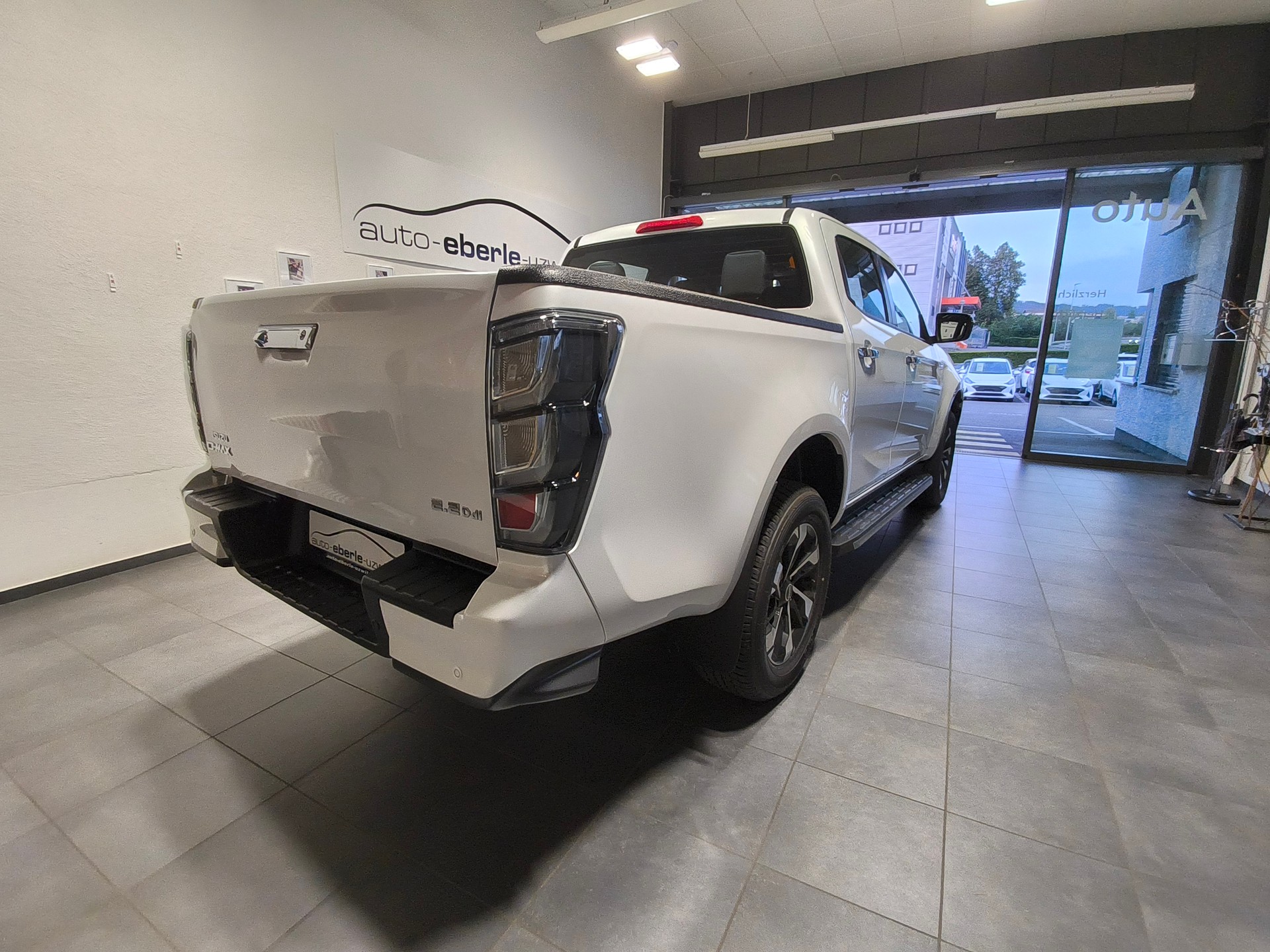 ISUZU Isuzu D-Max Crew Prestige 2.2-image-9