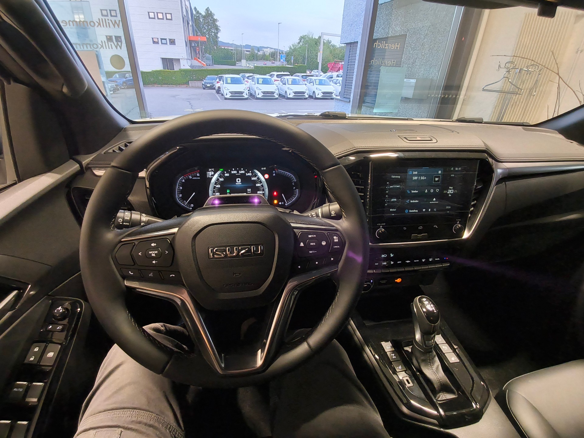 ISUZU Isuzu D-Max Crew Prestige 2.2-image-18