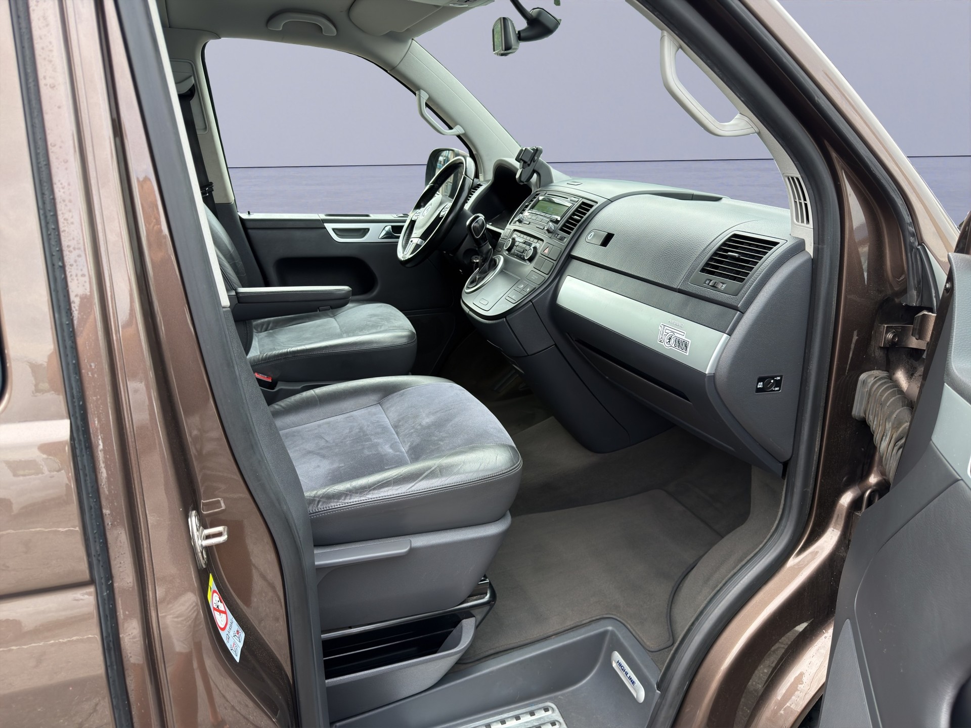 VW T5 Multivan 2.0 Bi-TDI CR Highline 4Motion DSG-image-11