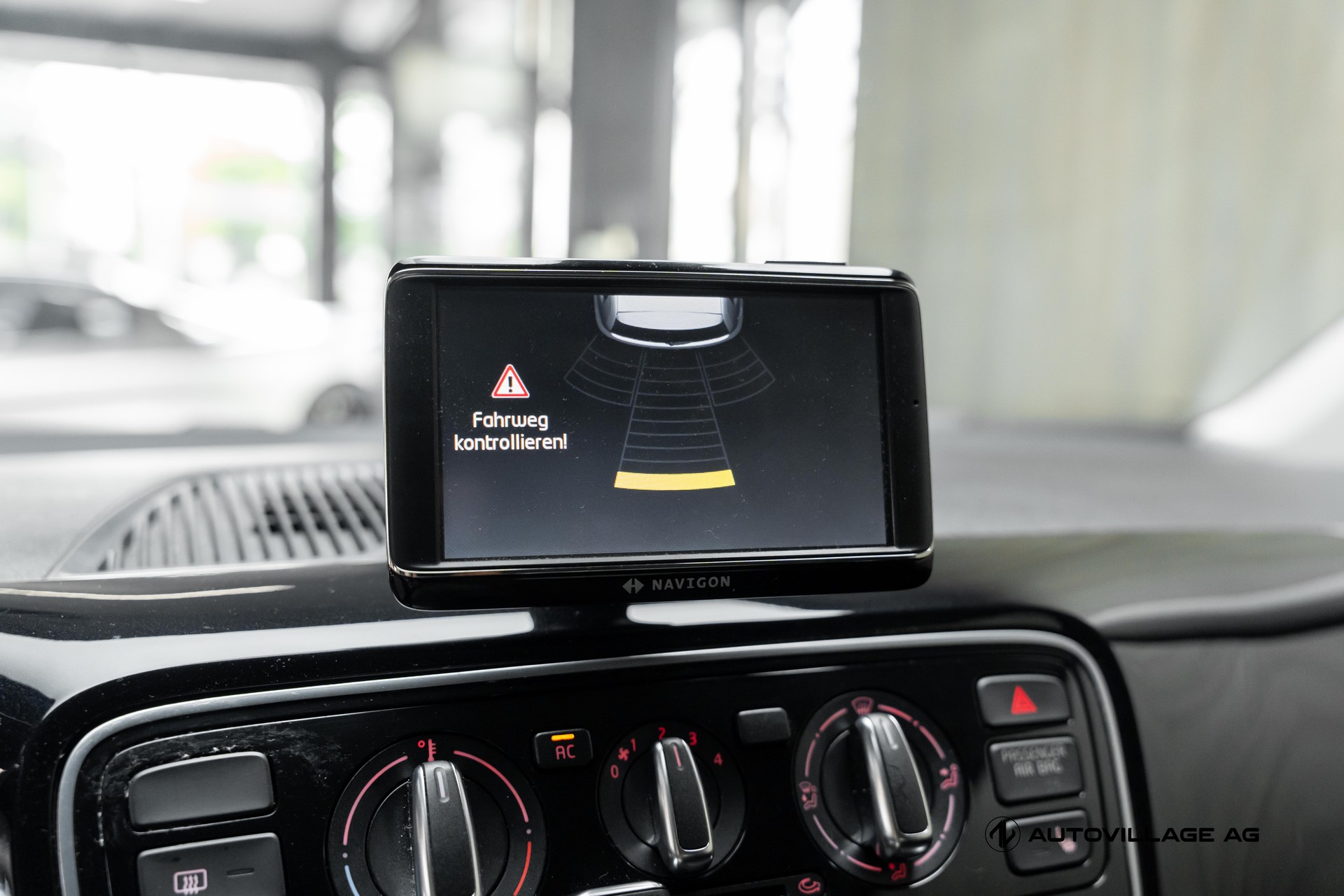 VW Up 1.0 high up-image-12