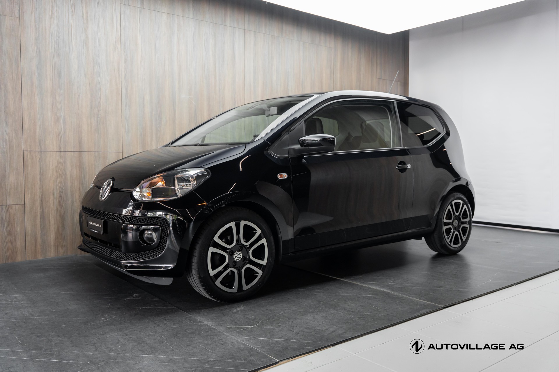 VW Up 1.0 high up-image-0