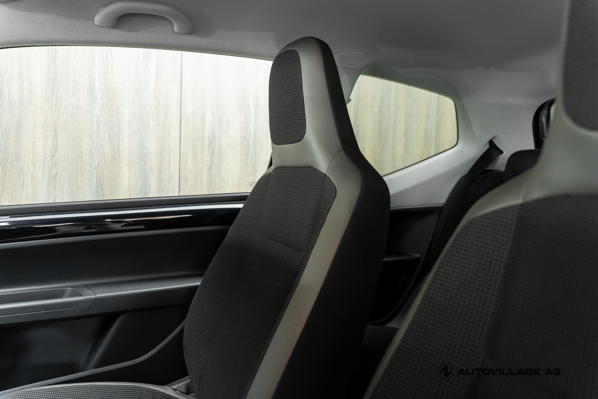 VW Up 1.0 high up-image-6