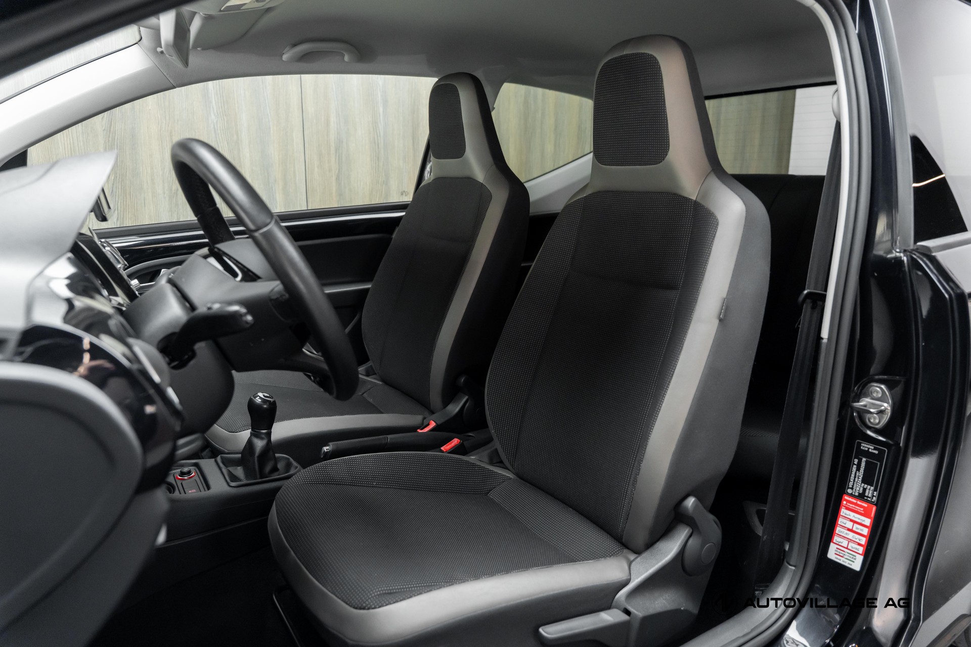 VW Up 1.0 high up-image-5