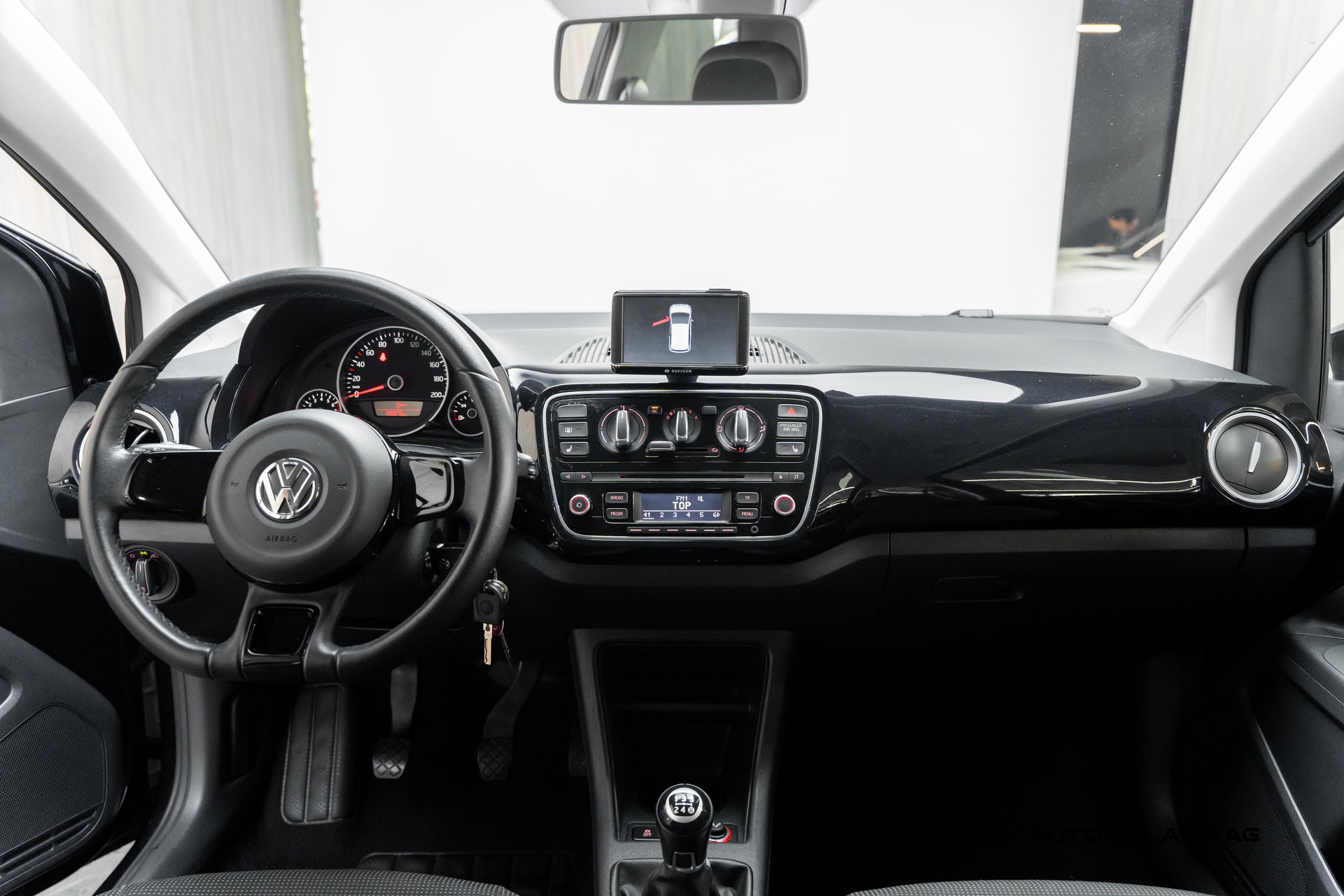 VW Up 1.0 high up-image-2