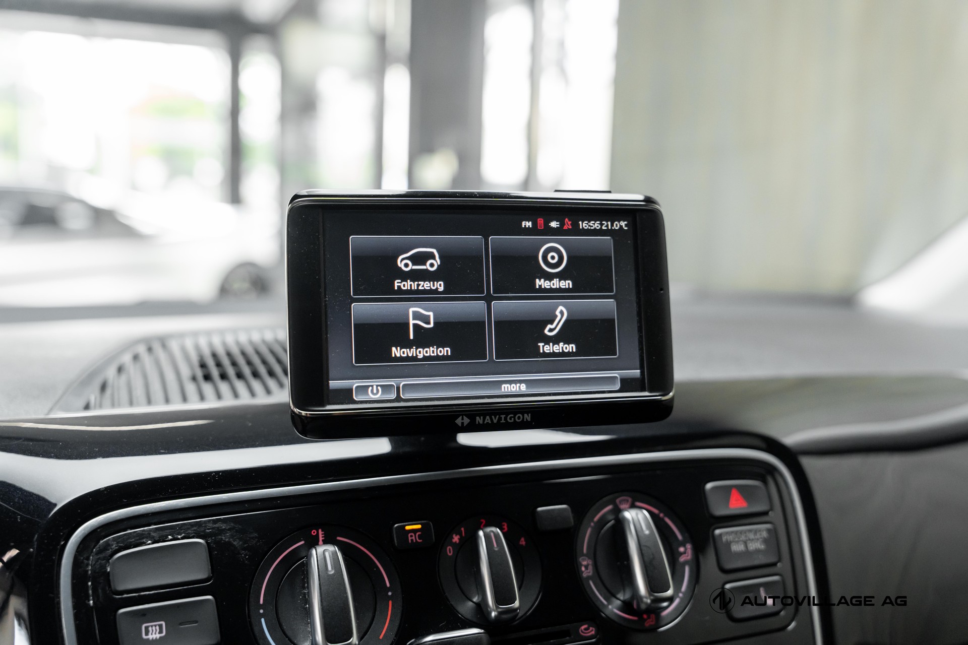 VW Up 1.0 high up-image-11