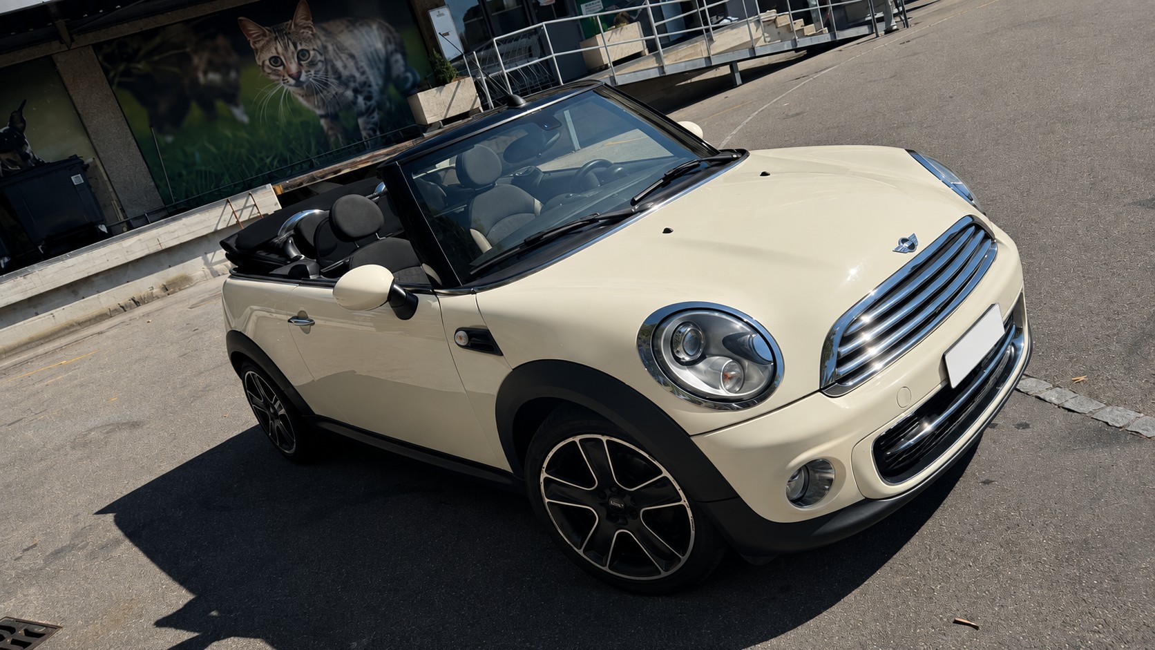MINI 1.6i Cooper-image-1