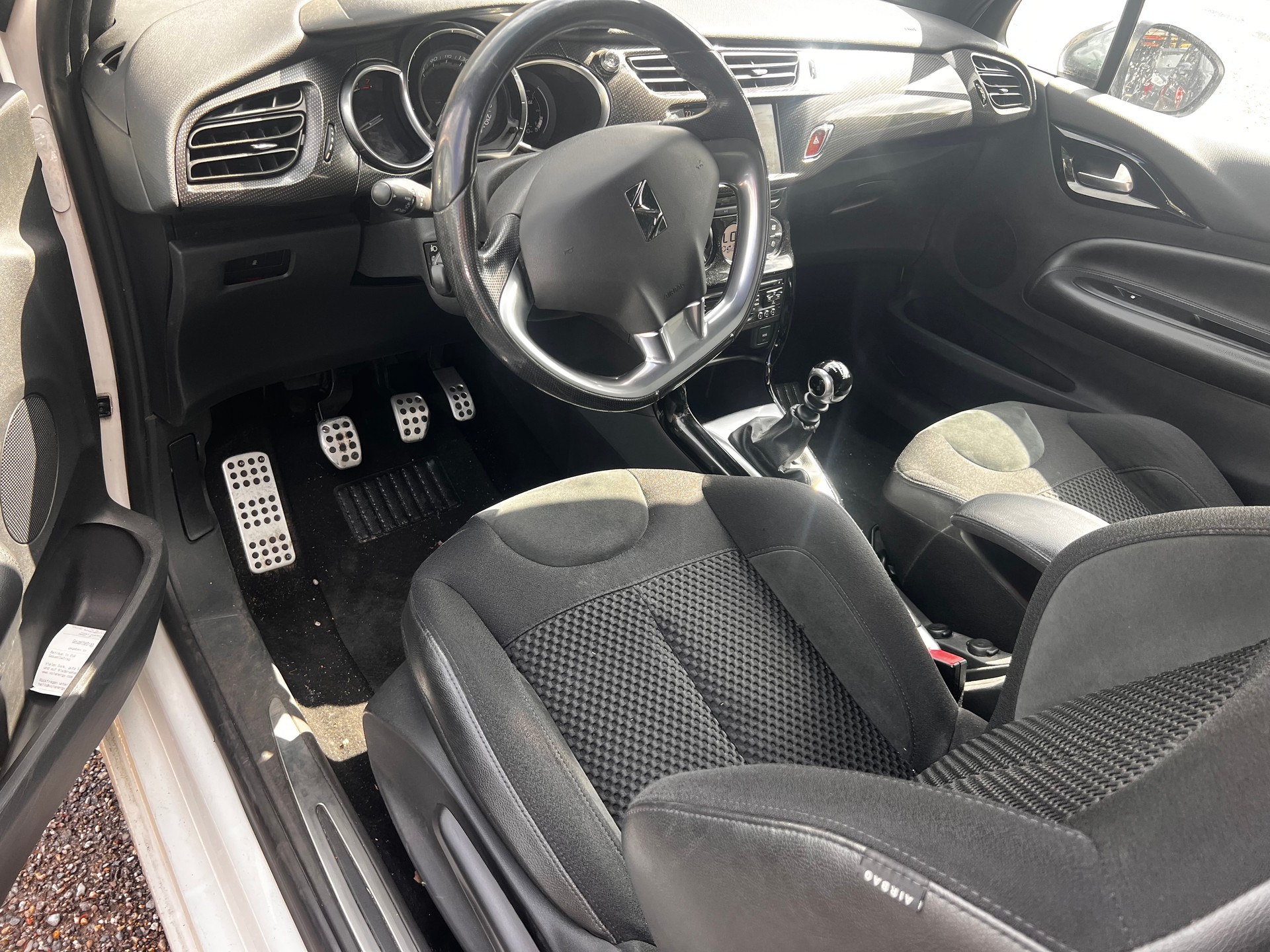 DS AUTOMOBILES DS3 1.6 THP Sport Chic-image-5